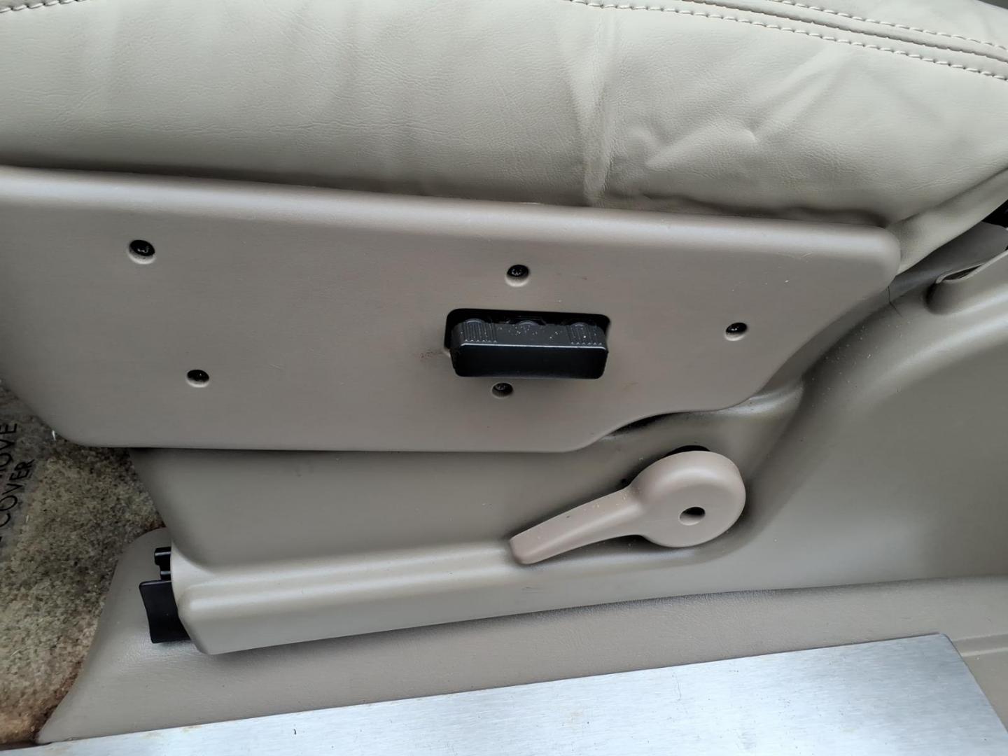 2003 Burg GMC Yukon SLT (1GKEK13Z63J) with an 5.3L 5.3L V8 OHV 16V FI Engine Fuel Injected engine, 4-Speed Automatic transmission, located at 50 Eastern Blvd., Essex, MD, 21221, (410) 686-3444, 39.304367, -76.484947 - Photo#9