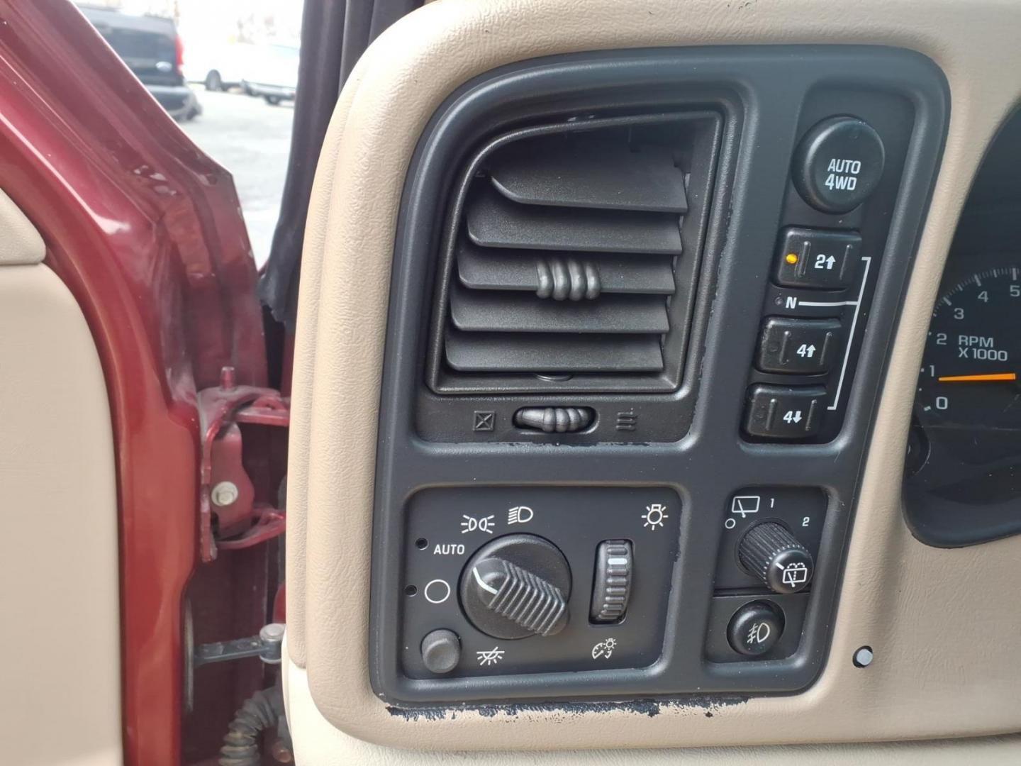 2003 Burg GMC Yukon SLT (1GKEK13Z63J) with an 5.3L 5.3L V8 OHV 16V FI Engine Fuel Injected engine, 4-Speed Automatic transmission, located at 50 Eastern Blvd., Essex, MD, 21221, (410) 686-3444, 39.304367, -76.484947 - Photo#17