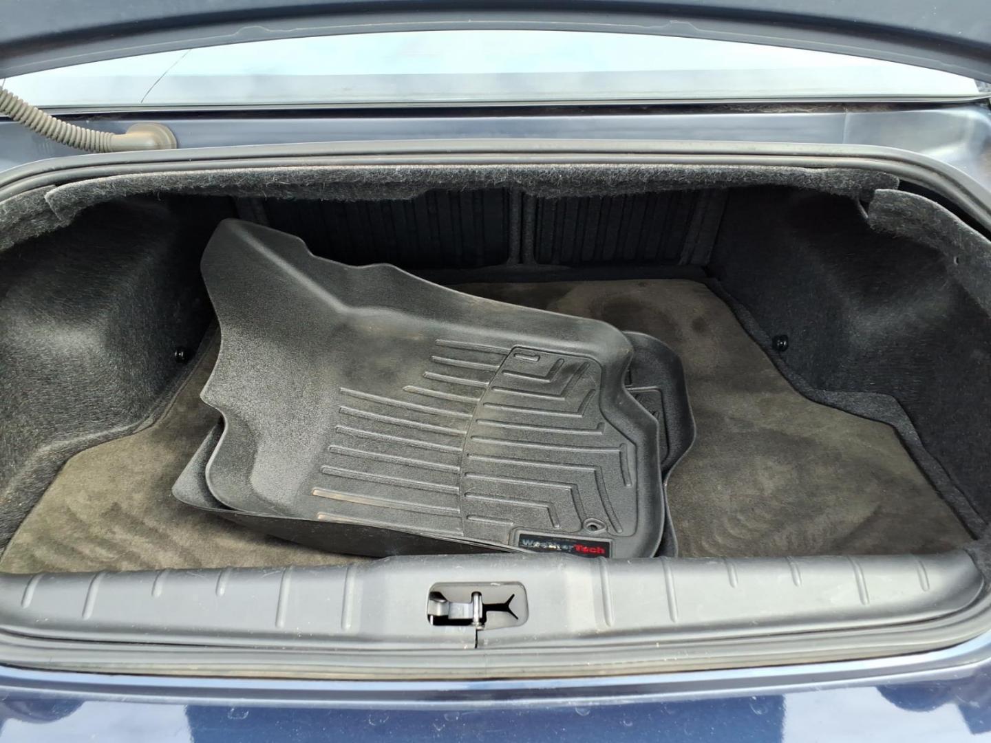 2009 Blue Chevrolet Malibu LT (1G1ZJ577594) with an 3.6L 3.6L V6 252hp 251ft. lbs. Sequential-Port F.I. engine, 6-Speed Shiftable Automatic transmission, located at 50 Eastern Blvd., Essex, MD, 21221, (410) 686-3444, 39.304367, -76.484947 - Photo#15