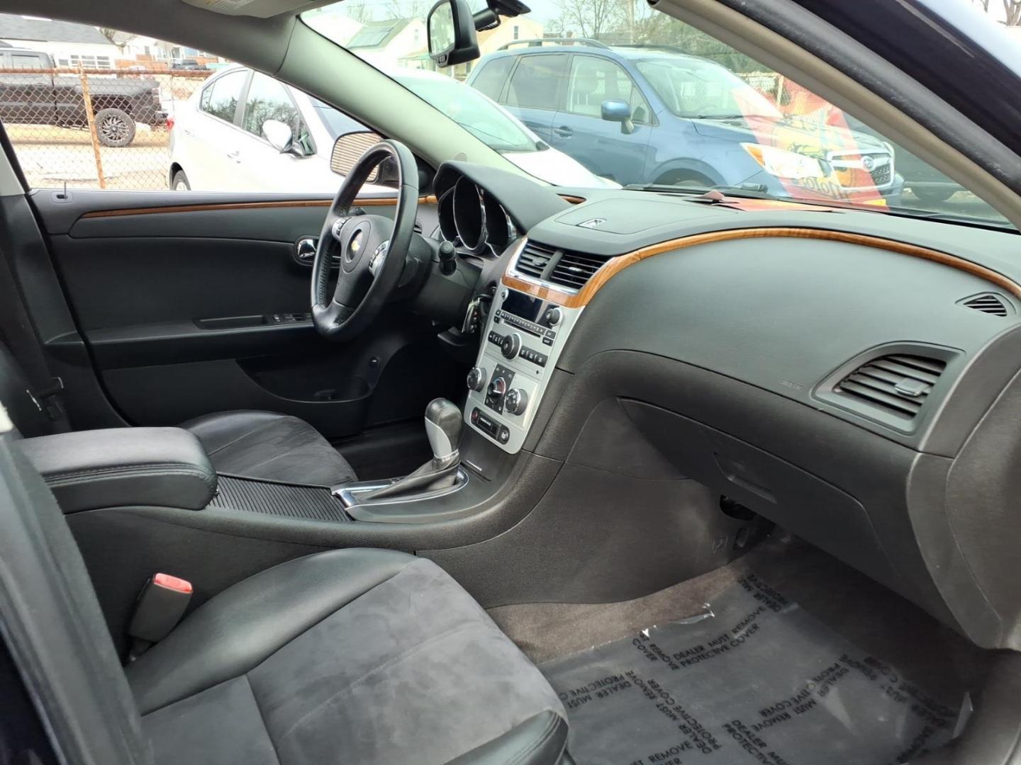 2009 Blue Chevrolet Malibu LT (1G1ZJ577594) with an 3.6L 3.6L V6 252hp 251ft. lbs. Sequential-Port F.I. engine, 6-Speed Shiftable Automatic transmission, located at 50 Eastern Blvd., Essex, MD, 21221, (410) 686-3444, 39.304367, -76.484947 - Photo#16