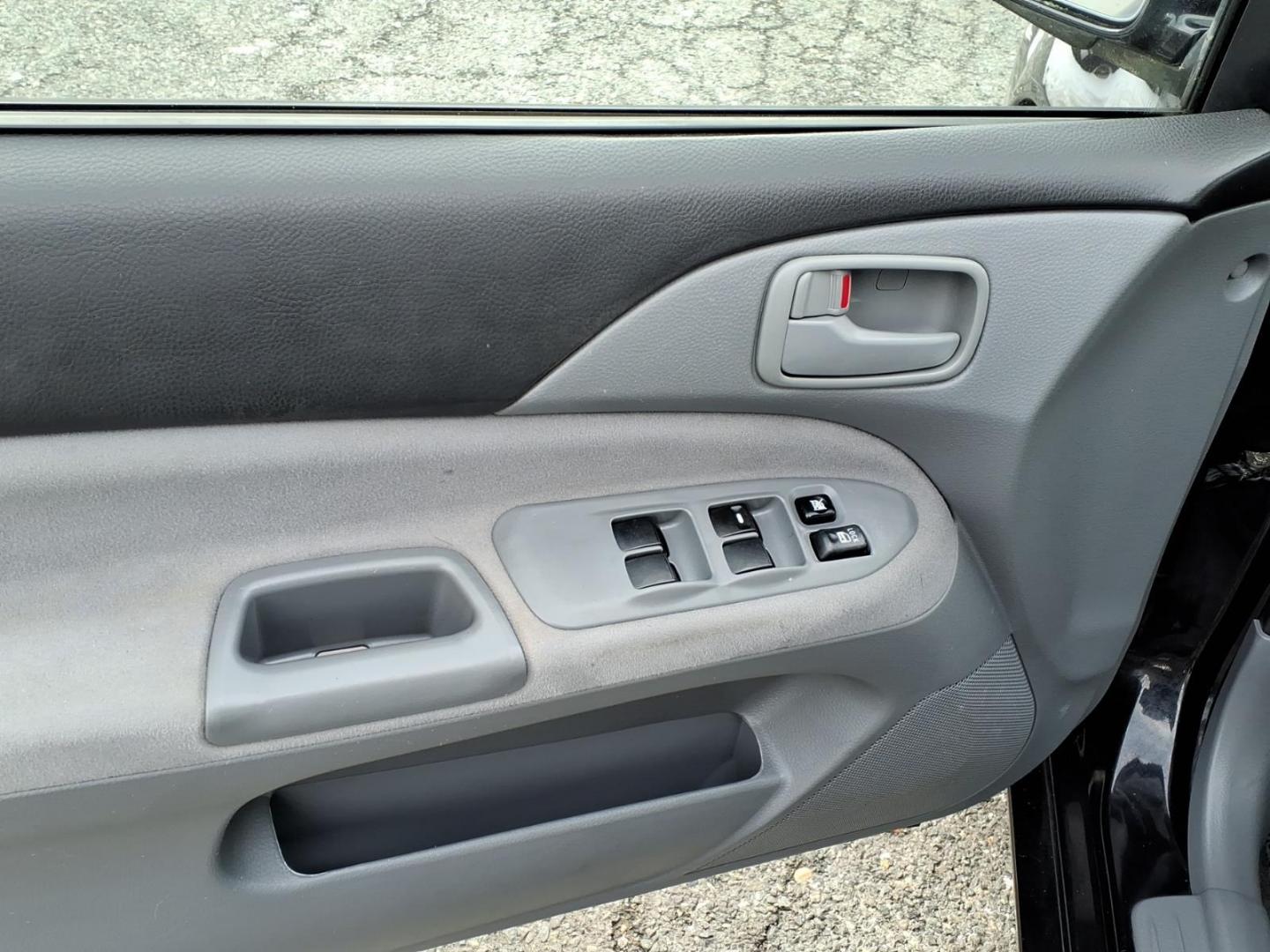 2005 Black Mitsubishi Lancer ES (JA3AJ26E75U) with an 2.0L 4 Cylinder Fuel Injected engine, Automatic transmission, located at 50 Eastern Blvd., Essex, MD, 21221, (410) 686-3444, 39.304367, -76.484947 - Photo#5