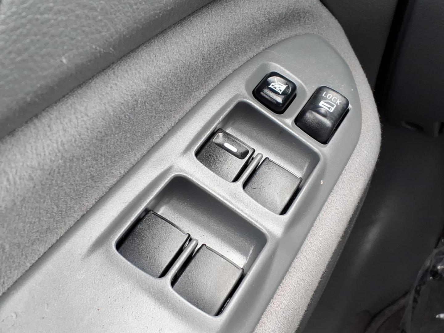 2005 Black Mitsubishi Lancer ES (JA3AJ26E75U) with an 2.0L 4 Cylinder Fuel Injected engine, Automatic transmission, located at 50 Eastern Blvd., Essex, MD, 21221, (410) 686-3444, 39.304367, -76.484947 - Photo#17