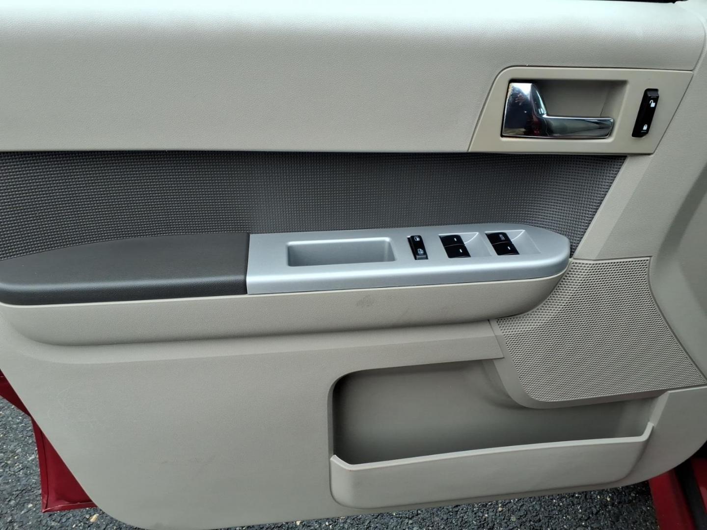 2010 Red Mercury Mariner Premier I4 (4M2CN8H73AK) with an 2.5L Duratec 2.5L I4 171hp 171ft. lbs. Sequential-Port F.I. engine, 6-Speed Automatic transmission, located at 50 Eastern Blvd., Essex, MD, 21221, (410) 686-3444, 39.304367, -76.484947 - Photo#10