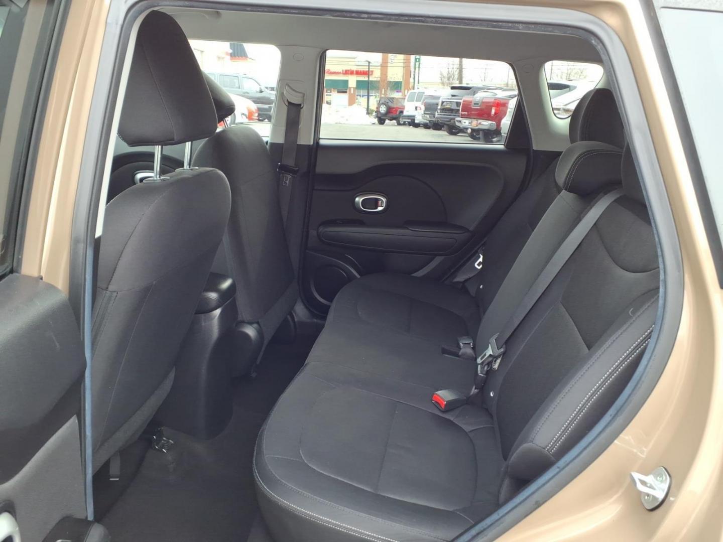 2015 Latte Brown Kia Soul Base (KNDJN2A2XF7) with an 1.6L 1.6L I4 130hp 118ft. lbs. Fuel Injected engine, 6-Speed Shiftable Automatic transmission, located at 50 Eastern Blvd., Essex, MD, 21221, (410) 686-3444, 39.304367, -76.484947 - Photo#12