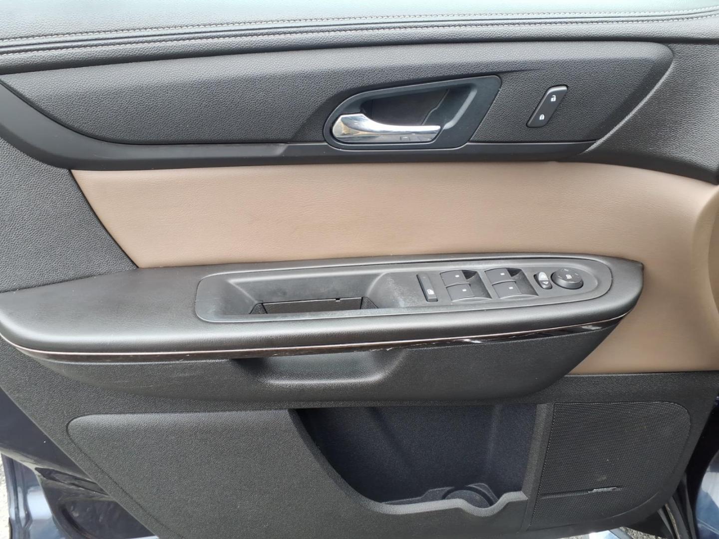 2016 Blue GMC Acadia SLT-1 (1GKKRRKD2GJ) with an 3.6L 3.6L V6 281hp 266ft. lbs. Fuel Injected engine, 6-Speed Shiftable Automatic transmission, located at 50 Eastern Blvd., Essex, MD, 21221, (410) 686-3444, 39.304367, -76.484947 - Photo#10