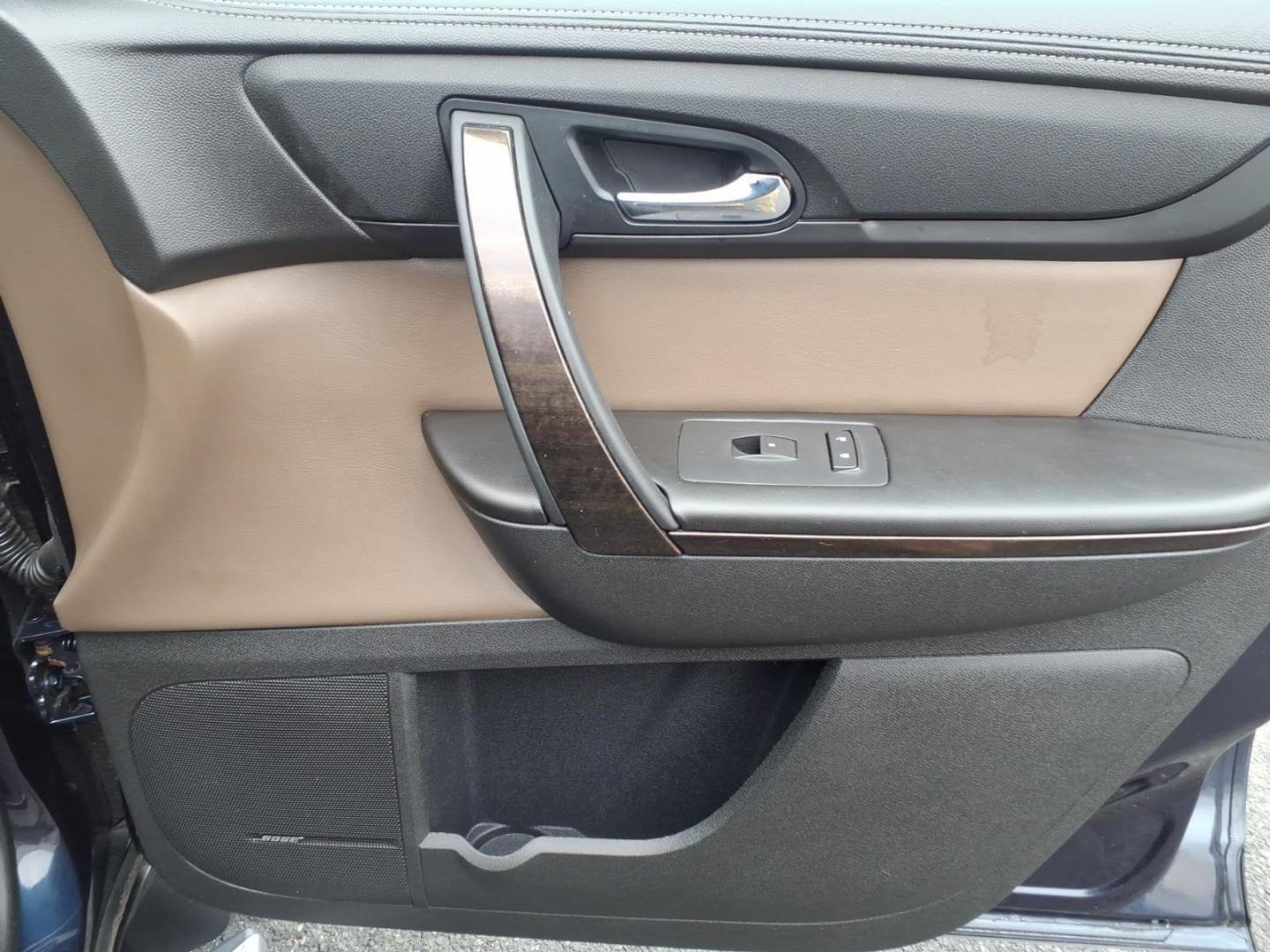 2016 Blue GMC Acadia SLT-1 (1GKKRRKD2GJ) with an 3.6L 3.6L V6 281hp 266ft. lbs. Fuel Injected engine, 6-Speed Shiftable Automatic transmission, located at 50 Eastern Blvd., Essex, MD, 21221, (410) 686-3444, 39.304367, -76.484947 - Photo#18