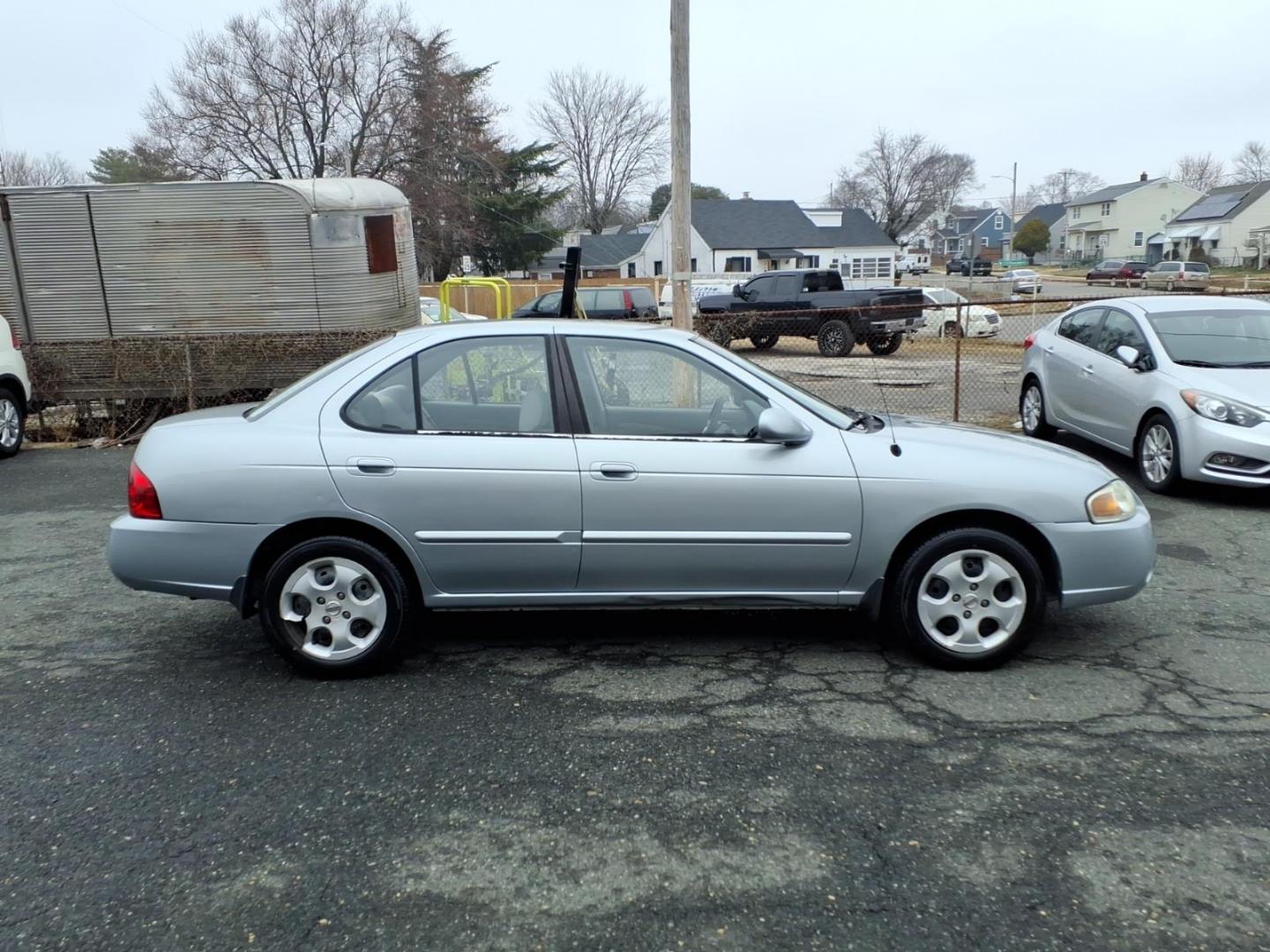 2004 Silver Nissan Sentra (3N1CB51D94L) with an 1.8L 4 Cylinder Fuel Injected engine, Automatic transmission, located at 50 Eastern Blvd., Essex, MD, 21221, (410) 686-3444, 39.304367, -76.484947 - Photo#5