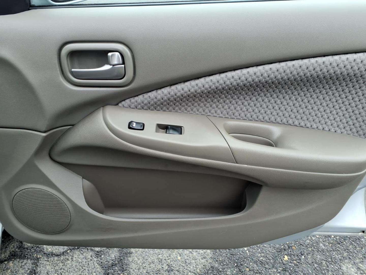 2004 Silver Nissan Sentra (3N1CB51D94L) with an 1.8L 4 Cylinder Fuel Injected engine, Automatic transmission, located at 50 Eastern Blvd., Essex, MD, 21221, (410) 686-3444, 39.304367, -76.484947 - Photo#16