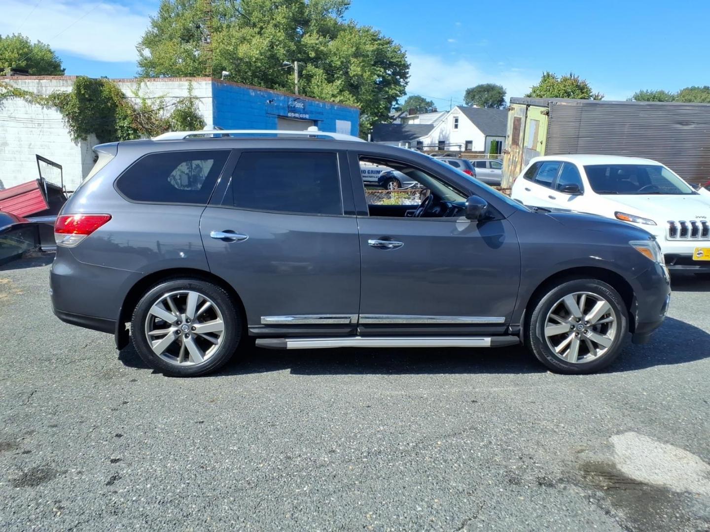 2013 Dark Slate Nissan Pathfinder Platinum (5N1AR2MM4DC) with an 3.5L 3.5L V6 260hp 240ft. lbs. Sequential-Port F.I. engine, CVT transmission, located at 50 Eastern Blvd., Essex, MD, 21221, (410) 686-3444, 39.304367, -76.484947- Photo#5
