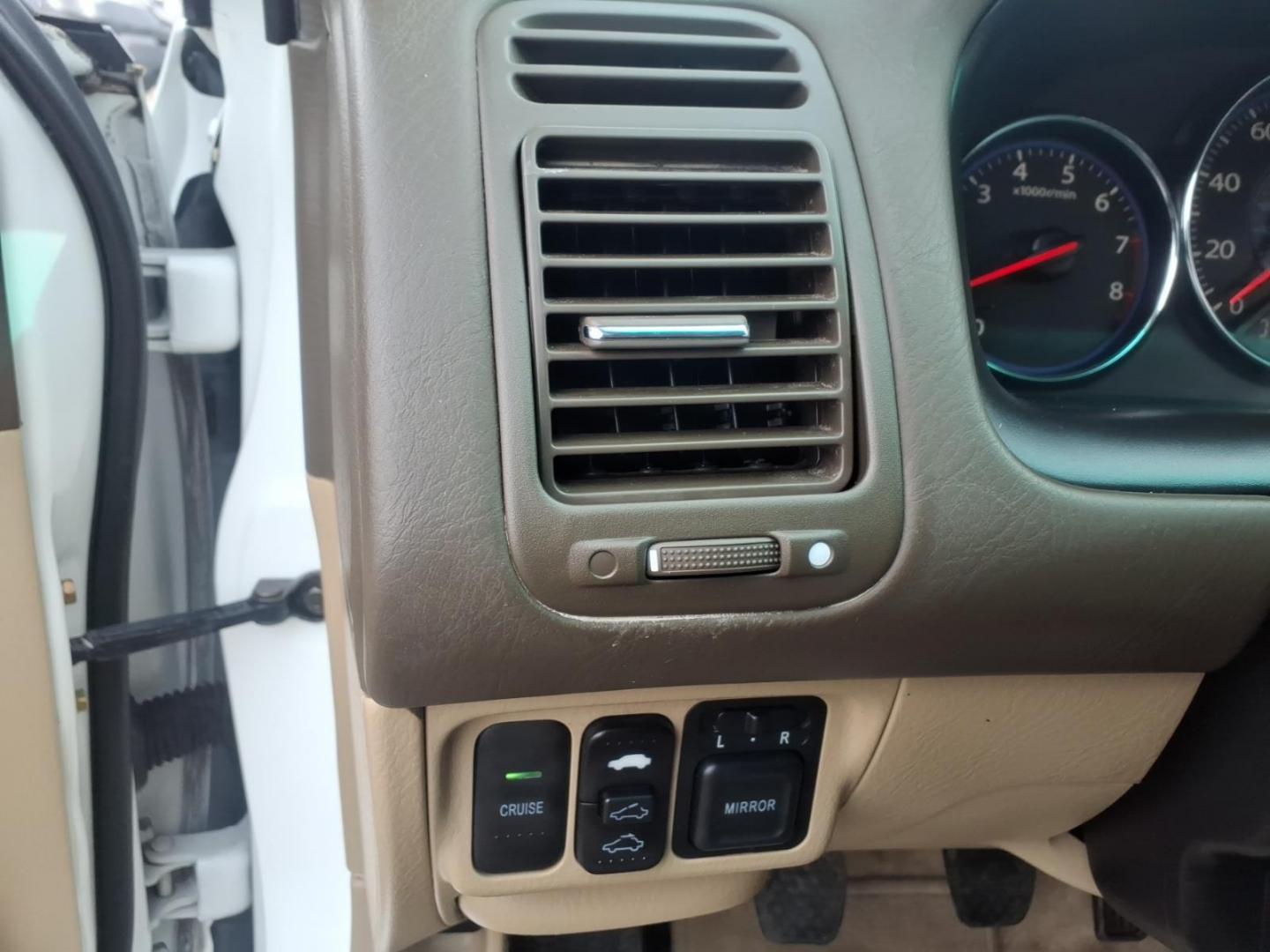 2004 White Honda Civic (2HGES257X4H) with an 1.7L 4 Cylinder Fuel Injected engine, Automatic transmission, located at 50 Eastern Blvd., Essex, MD, 21221, (410) 686-3444, 39.304367, -76.484947 - Photo#19