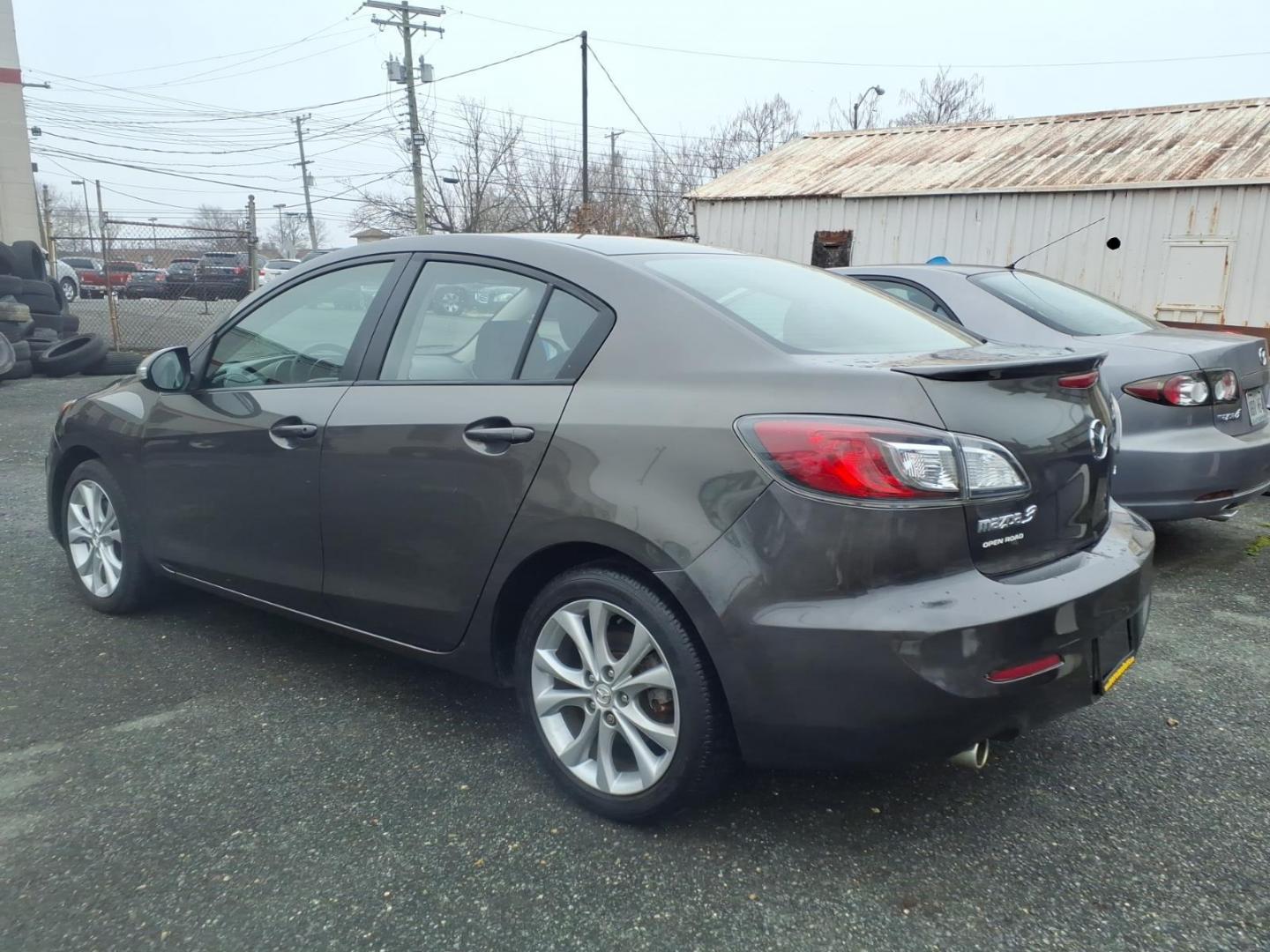 2010 Gray Mazda Mazda3 (JM1BL1S6XA1) with an 2.5L 4 Cylinder Sequential-Port F.I. engine, Automatic transmission, located at 50 Eastern Blvd., Essex, MD, 21221, (410) 686-3444, 39.304367, -76.484947 - Photo#2