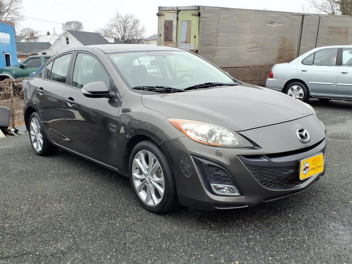 2010 Gray Mazda Mazda3 (JM1BL1S6XA1) with an 2.5L 4 Cylinder Sequential-Port F.I. engine, Automatic transmission, located at 50 Eastern Blvd., Essex, MD, 21221, (410) 686-3444, 39.304367, -76.484947 - Photo#4