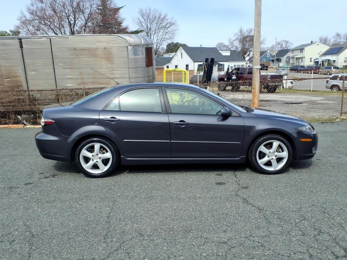 2007 Gray Mazda Mazda6 i Sport (1YVHP80C975) with an 2.3L 2.3L I4 156hp 154ft. lbs. Not Specified engine, 5-Speed Shiftable Automatic transmission, located at 50 Eastern Blvd., Essex, MD, 21221, (410) 686-3444, 39.304367, -76.484947 - Photo#5