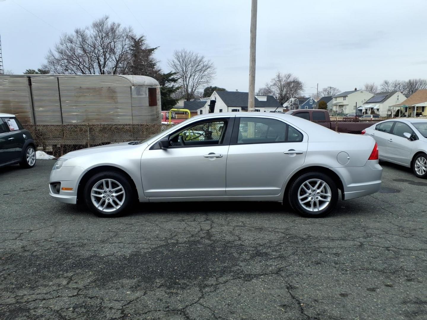 2012 Silver Ford Fusion S (3FAHP0GA3CR) with an 2.5L 2.5L I4 175hp 172ft. lbs. Sequential-Port F.I. engine, 6-Speed Automatic transmission, located at 50 Eastern Blvd., Essex, MD, 21221, (410) 686-3444, 39.304367, -76.484947 - Photo#1