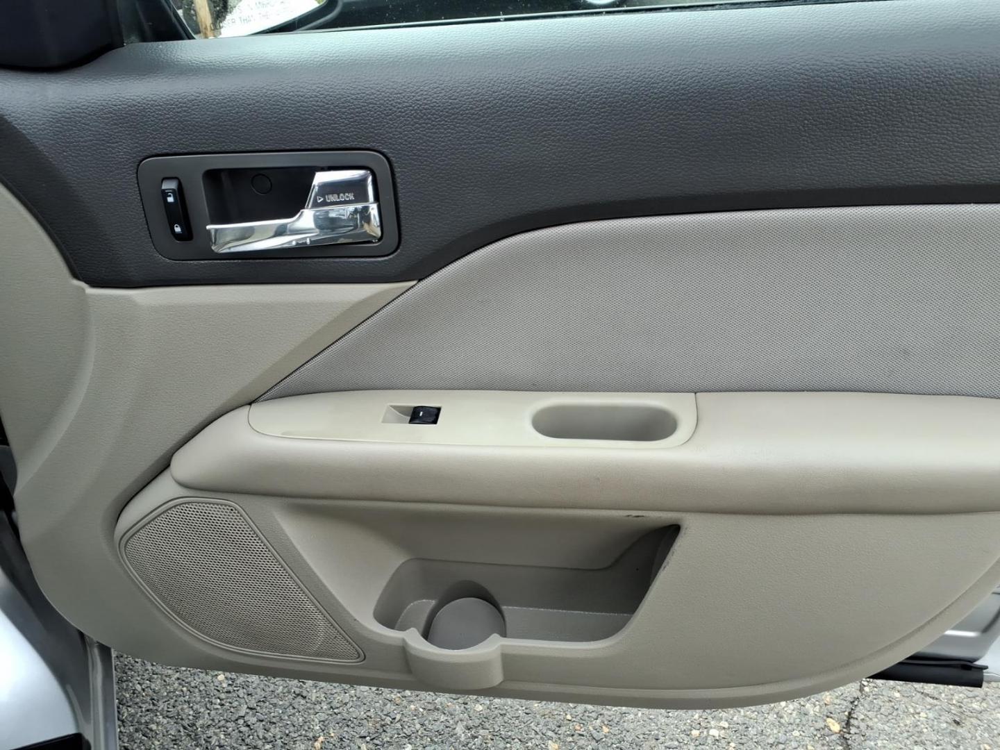 2012 Silver Ford Fusion S (3FAHP0GA3CR) with an 2.5L 2.5L I4 175hp 172ft. lbs. Sequential-Port F.I. engine, 6-Speed Automatic transmission, located at 50 Eastern Blvd., Essex, MD, 21221, (410) 686-3444, 39.304367, -76.484947 - Photo#15