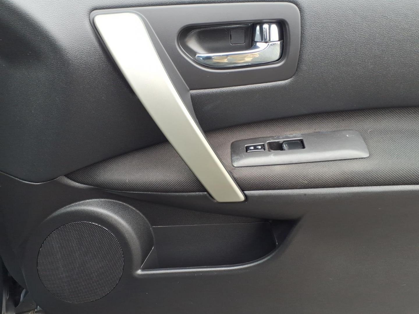 2014 Blue Nissan Rogue Select S (JN8AS5MV6EW) with an 2.5L 2.5L I4 170hp 175ft. lbs. Sequential-Port F.I. engine, CVT transmission, located at 50 Eastern Blvd., Essex, MD, 21221, (410) 686-3444, 39.304367, -76.484947 - Photo#16