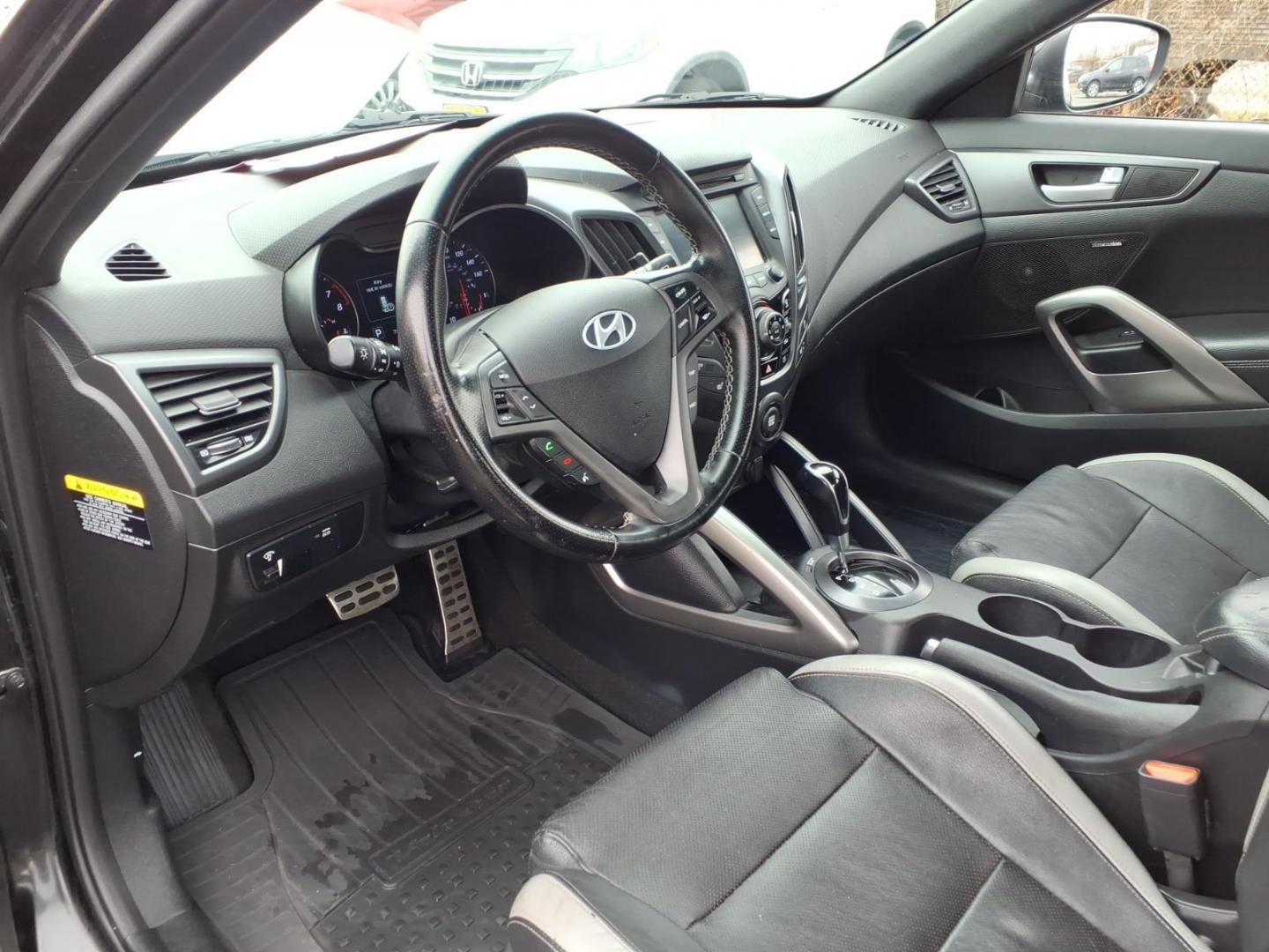 2016 Black Hyundai VELOSTER Turbo (KMHTC6AE4GU) with an 1.6L 1.6L Turbo I4 201hp 195ft. lbs. Turbocharged engine, Automatic transmission, located at 50 Eastern Blvd., Essex, MD, 21221, (410) 686-3444, 39.304367, -76.484947 - Photo#8