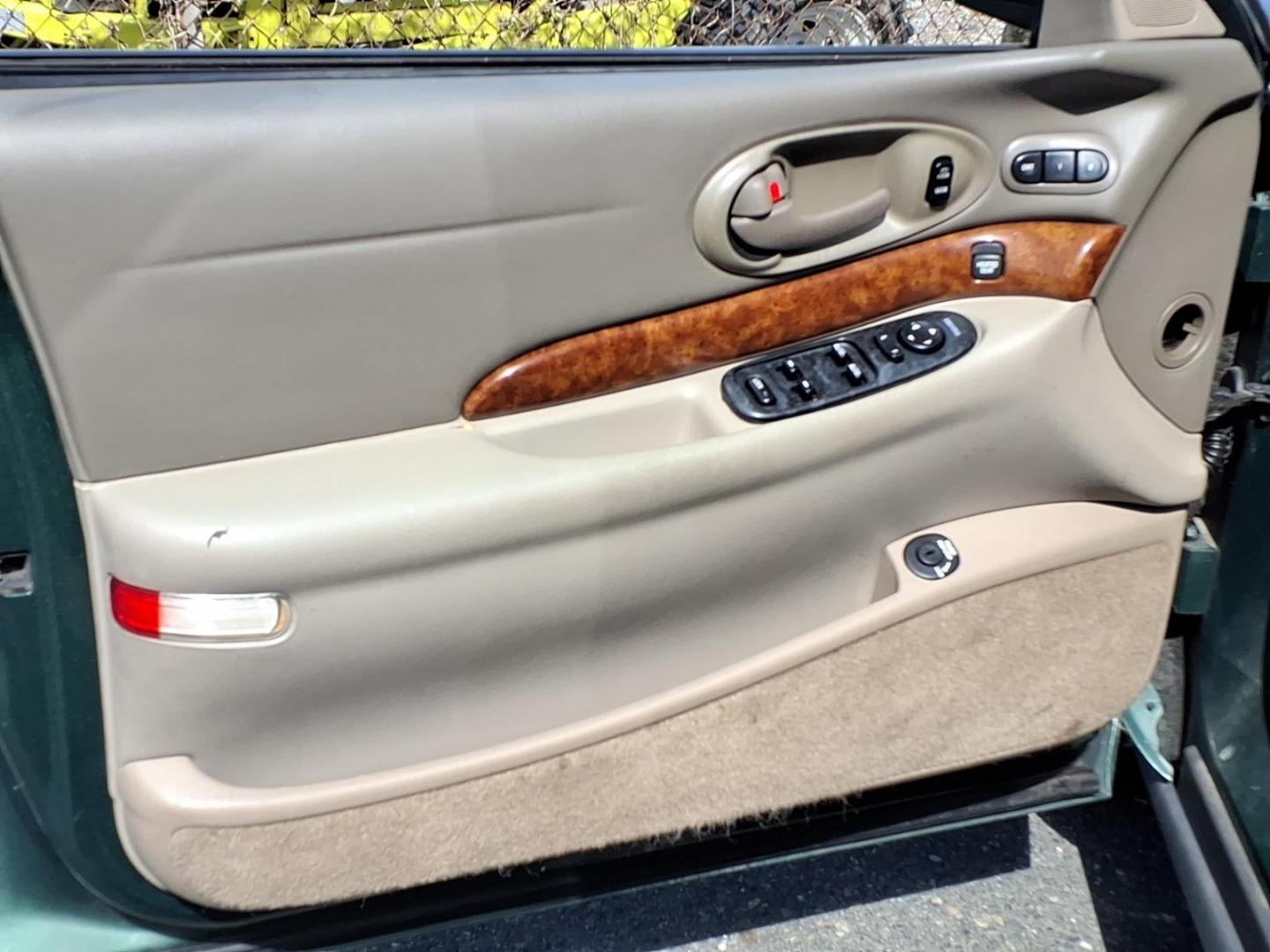 2003 Green Buick LeSabre Limited (1G4HR54K53U) with an 3.8L 3.8L V6 205hp 230ft. lbs. Sequential-Port F.I. engine, 4-Speed Automatic transmission, located at 50 Eastern Blvd., Essex, MD, 21221, (410) 686-3444, 39.304367, -76.484947 - Photo#9