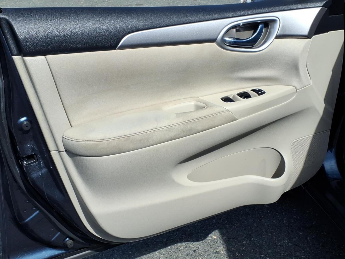 2015 Grey Nissan Sentra SV (3N1AB7AP6FY) with an 1.8L 1.8L I4 130hp 128ft. lbs. Sequential-Port F.I. engine, CVT transmission, located at 50 Eastern Blvd., Essex, MD, 21221, (410) 686-3444, 39.304367, -76.484947 - Photo#9