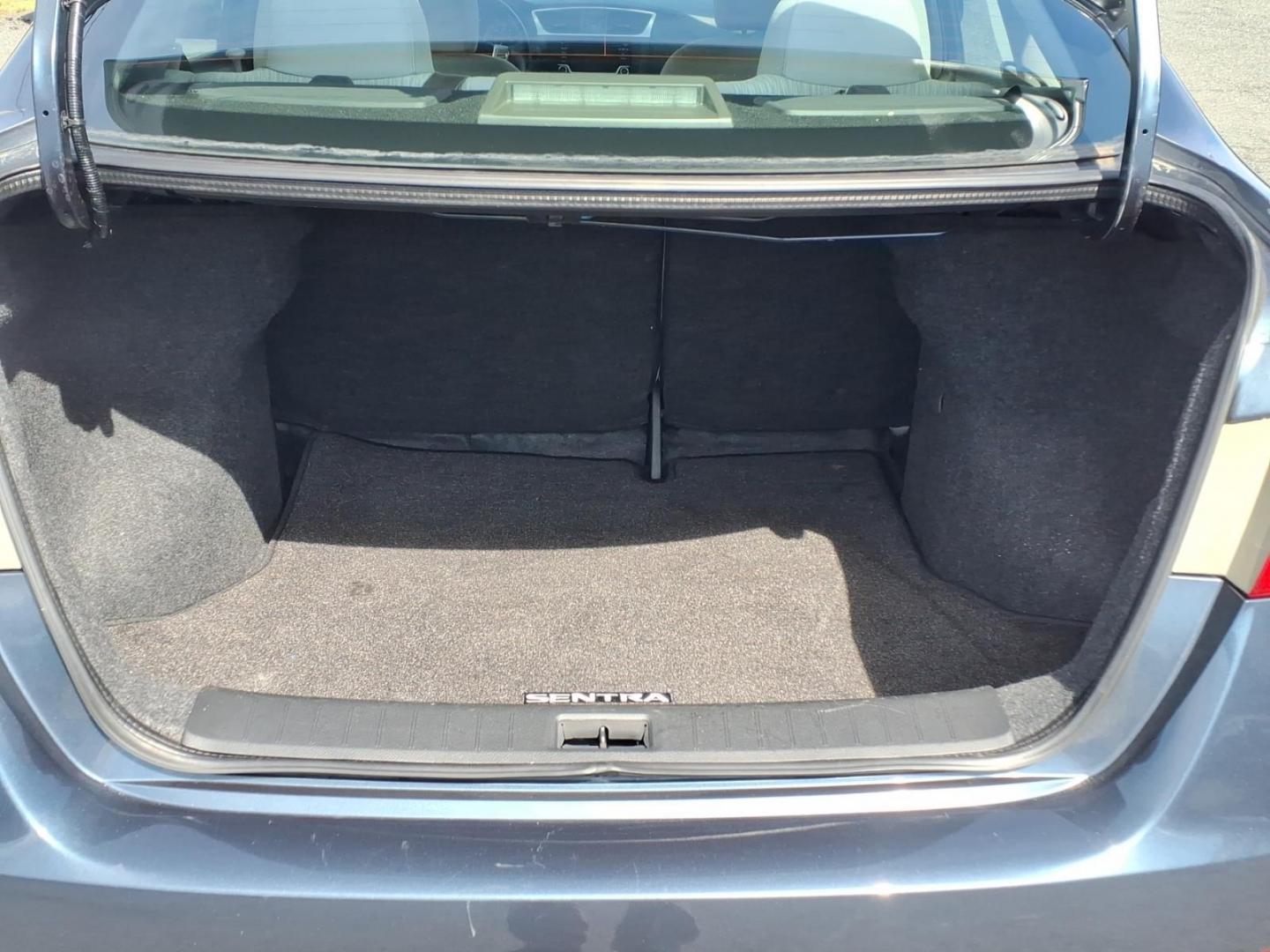 2015 Grey Nissan Sentra SV (3N1AB7AP6FY) with an 1.8L 1.8L I4 130hp 128ft. lbs. Sequential-Port F.I. engine, CVT transmission, located at 50 Eastern Blvd., Essex, MD, 21221, (410) 686-3444, 39.304367, -76.484947 - Photo#12