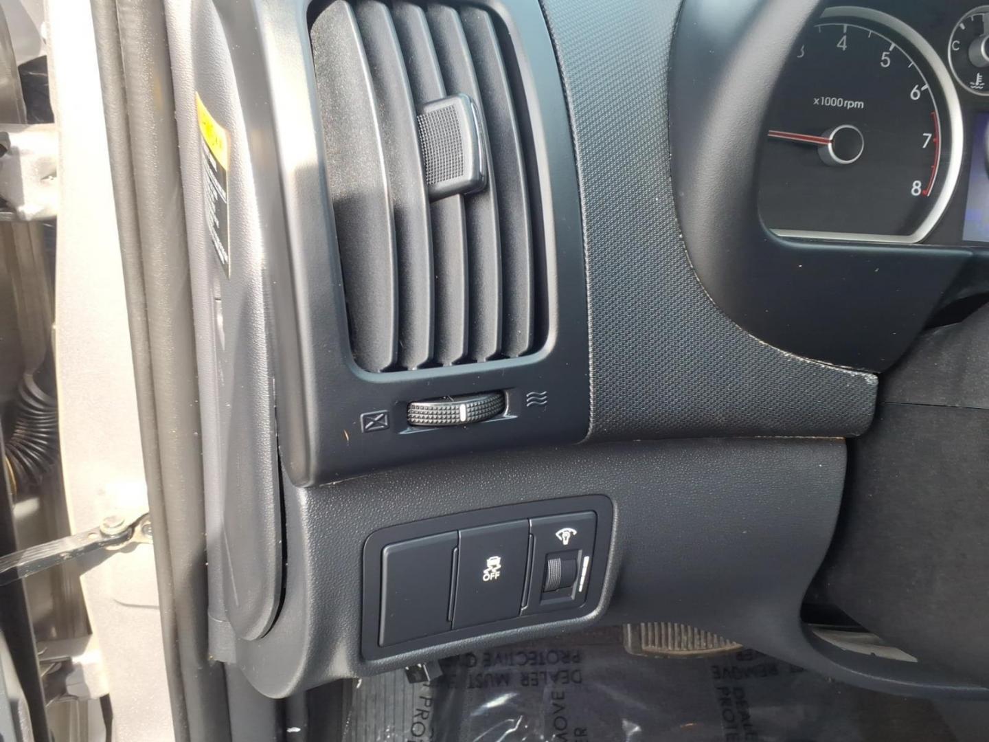 2011 Grey Hyundai ELANTRA Touring Touring (KMHDC8AE4BU) with an 2.0L 4 Cylinder Sequential-Port F.I. engine, Automatic transmission, located at 50 Eastern Blvd., Essex, MD, 21221, (410) 686-3444, 39.304367, -76.484947 - Photo#16