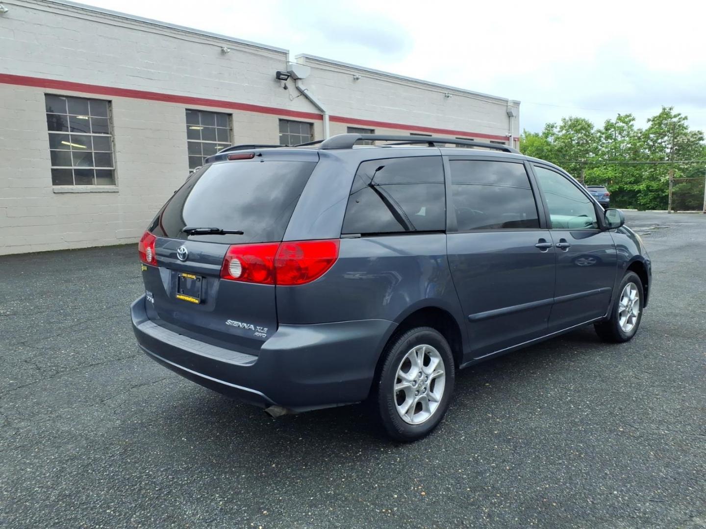 2006 Blue Mirage Metallic Toyota Sienna XLE Limited 7 Passenger (5TDBA22C06S) with an 3.3L 3L NA V6 double overhead cam (DOHC) 24V Fuel Injected engine, 5-Speed Automatic transmission, located at 50 Eastern Blvd., Essex, MD, 21221, (410) 686-3444, 39.304367, -76.484947 - Photo#3