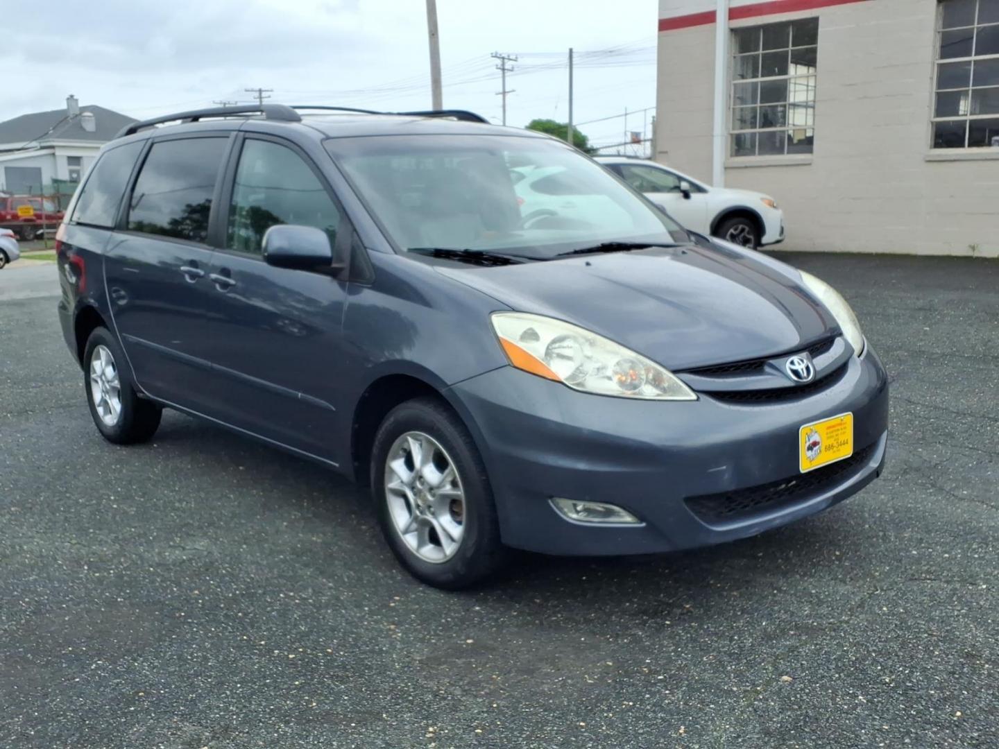 2006 Blue Mirage Metallic Toyota Sienna XLE Limited 7 Passenger (5TDBA22C06S) with an 3.3L 3L NA V6 double overhead cam (DOHC) 24V Fuel Injected engine, 5-Speed Automatic transmission, located at 50 Eastern Blvd., Essex, MD, 21221, (410) 686-3444, 39.304367, -76.484947 - Photo#5