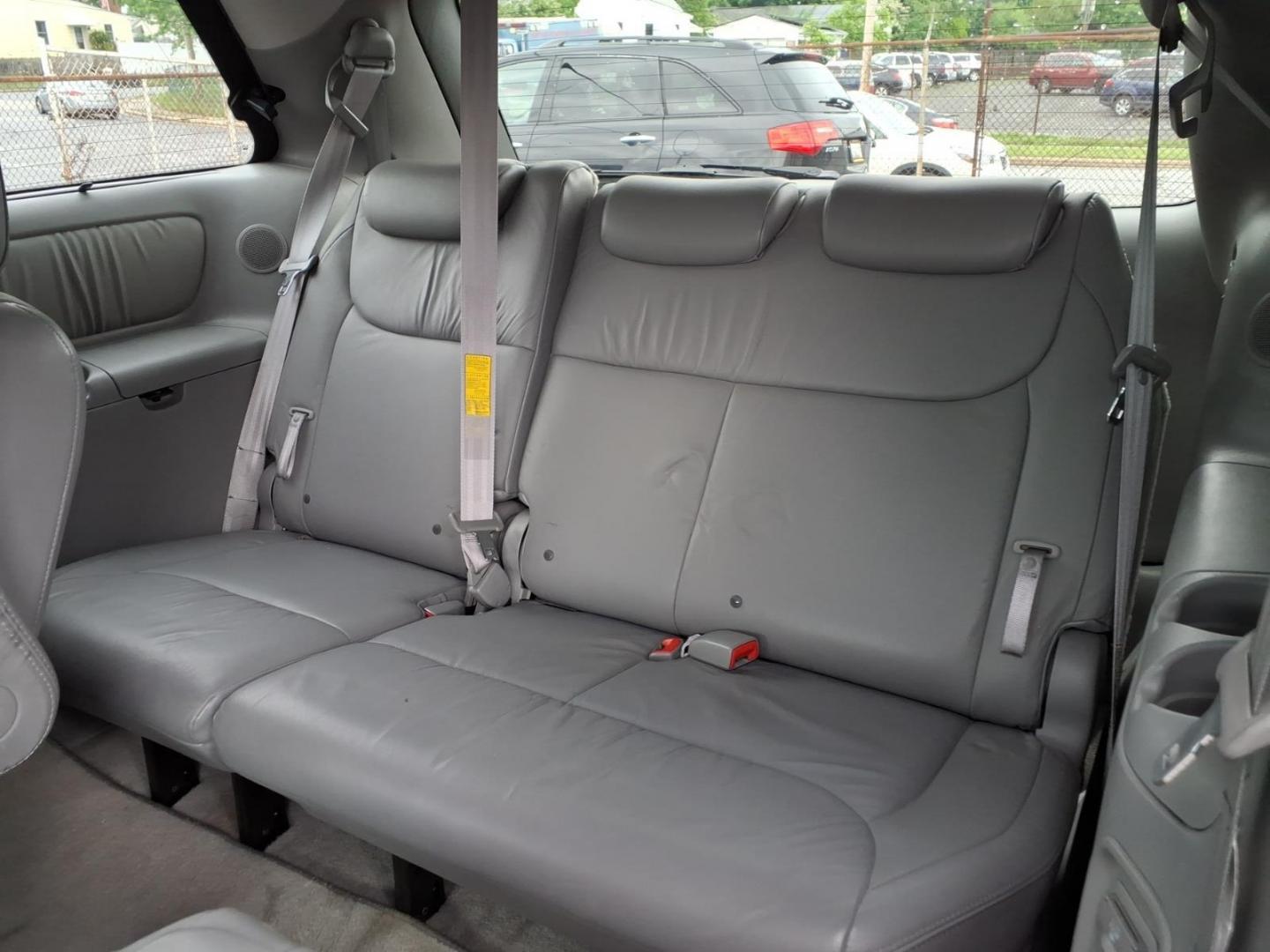 2006 Blue Mirage Metallic Toyota Sienna XLE Limited 7 Passenger (5TDBA22C06S) with an 3.3L 3L NA V6 double overhead cam (DOHC) 24V Fuel Injected engine, 5-Speed Automatic transmission, located at 50 Eastern Blvd., Essex, MD, 21221, (410) 686-3444, 39.304367, -76.484947 - Photo#11