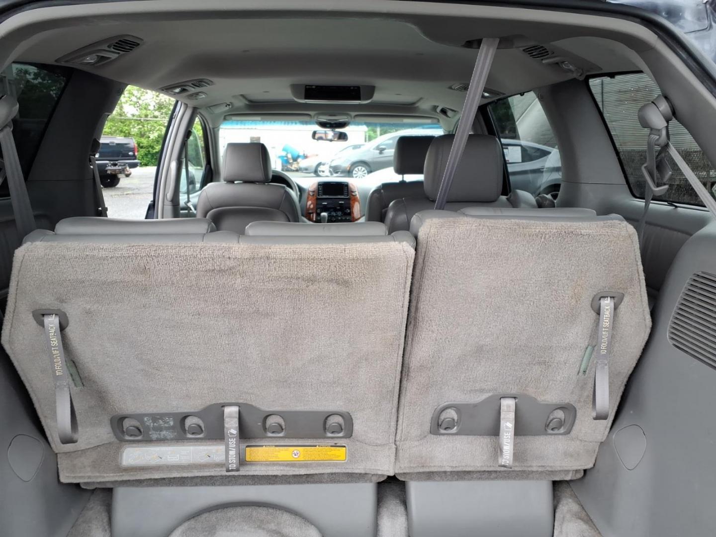 2006 Blue Mirage Metallic Toyota Sienna XLE Limited 7 Passenger (5TDBA22C06S) with an 3.3L 3L NA V6 double overhead cam (DOHC) 24V Fuel Injected engine, 5-Speed Automatic transmission, located at 50 Eastern Blvd., Essex, MD, 21221, (410) 686-3444, 39.304367, -76.484947 - Photo#12