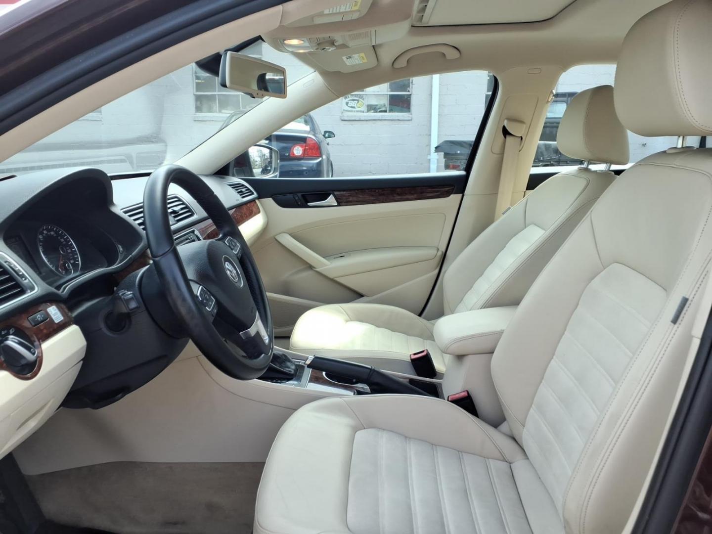 2013 Burgundy Volkswagen Passat TDI SEL Premium (1VWCN7A33DC) with an 2.0L 2.0L Diesel Turbo I4 140hp 236ft. lbs. Turbo Diesel engine, 6-Speed Double Clutch transmission, located at 50 Eastern Blvd., Essex, MD, 21221, (410) 686-3444, 39.304367, -76.484947 - Photo#5