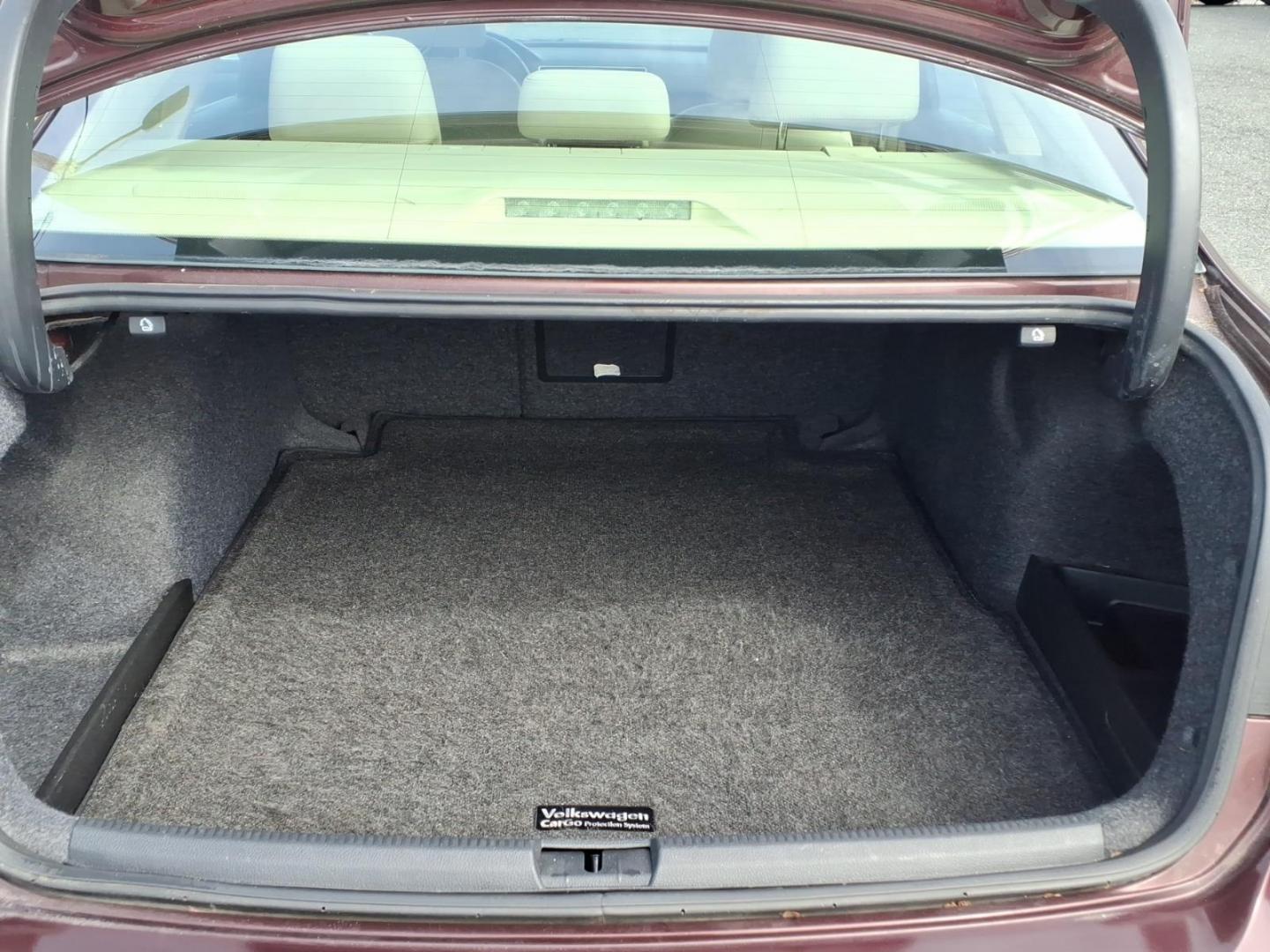 2013 Burgundy Volkswagen Passat TDI SEL Premium (1VWCN7A33DC) with an 2.0L 2.0L Diesel Turbo I4 140hp 236ft. lbs. Turbo Diesel engine, 6-Speed Double Clutch transmission, located at 50 Eastern Blvd., Essex, MD, 21221, (410) 686-3444, 39.304367, -76.484947 - Photo#12