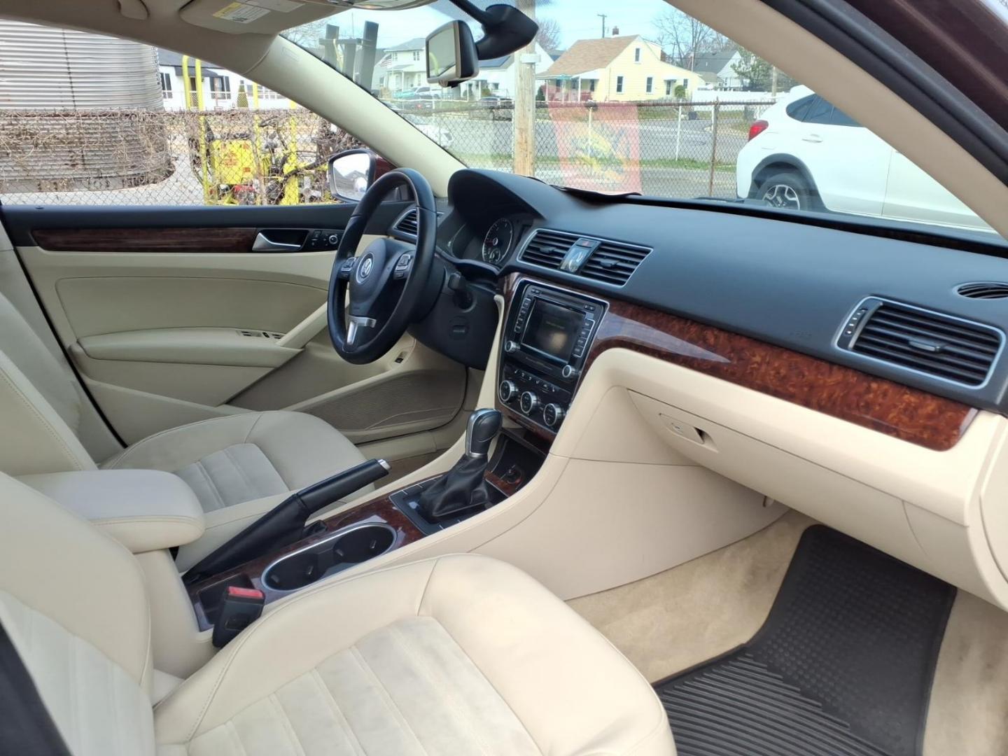 2013 Burgundy Volkswagen Passat TDI SEL Premium (1VWCN7A33DC) with an 2.0L 2.0L Diesel Turbo I4 140hp 236ft. lbs. Turbo Diesel engine, 6-Speed Double Clutch transmission, located at 50 Eastern Blvd., Essex, MD, 21221, (410) 686-3444, 39.304367, -76.484947 - Photo#13