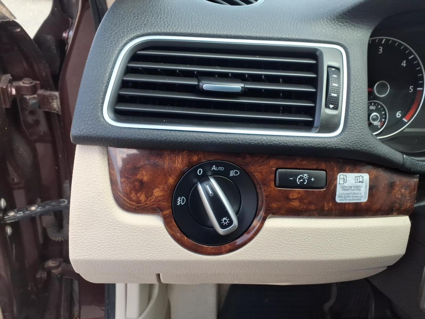 2013 Burgundy Volkswagen Passat TDI SEL Premium (1VWCN7A33DC) with an 2.0L 2.0L Diesel Turbo I4 140hp 236ft. lbs. Turbo Diesel engine, 6-Speed Double Clutch transmission, located at 50 Eastern Blvd., Essex, MD, 21221, (410) 686-3444, 39.304367, -76.484947 - Photo#18