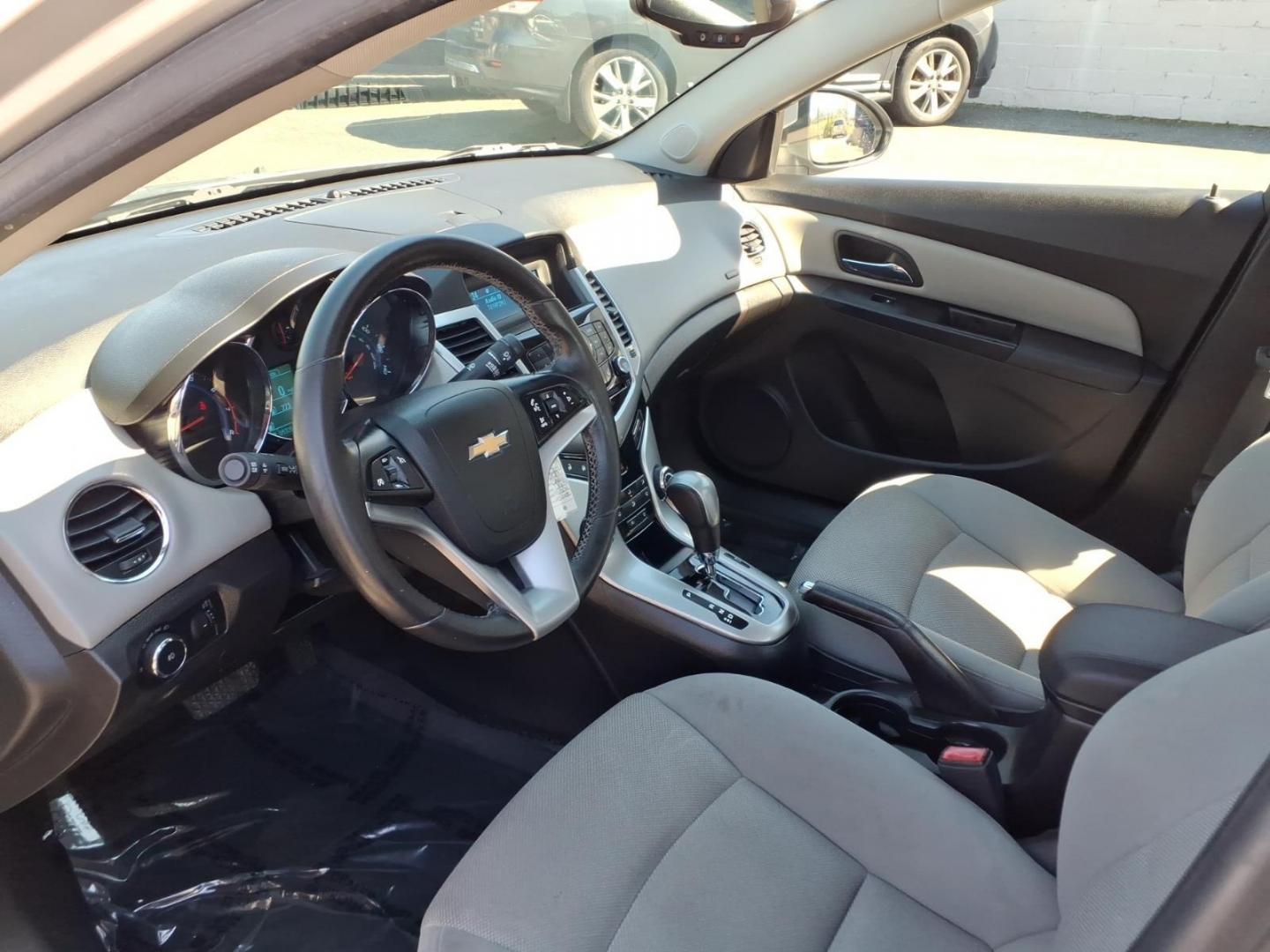 2013 Silver Chevrolet Cruze 1LT Auto (1G1PC5SBXD7) with an 1.4L Ecotec 1.4L Turbo I4 138hp 148ft. lbs. Sequential-Port F.I. engine, 6-Speed Shiftable Automatic transmission, located at 50 Eastern Blvd., Essex, MD, 21221, (410) 686-3444, 39.304367, -76.484947 - Photo#8