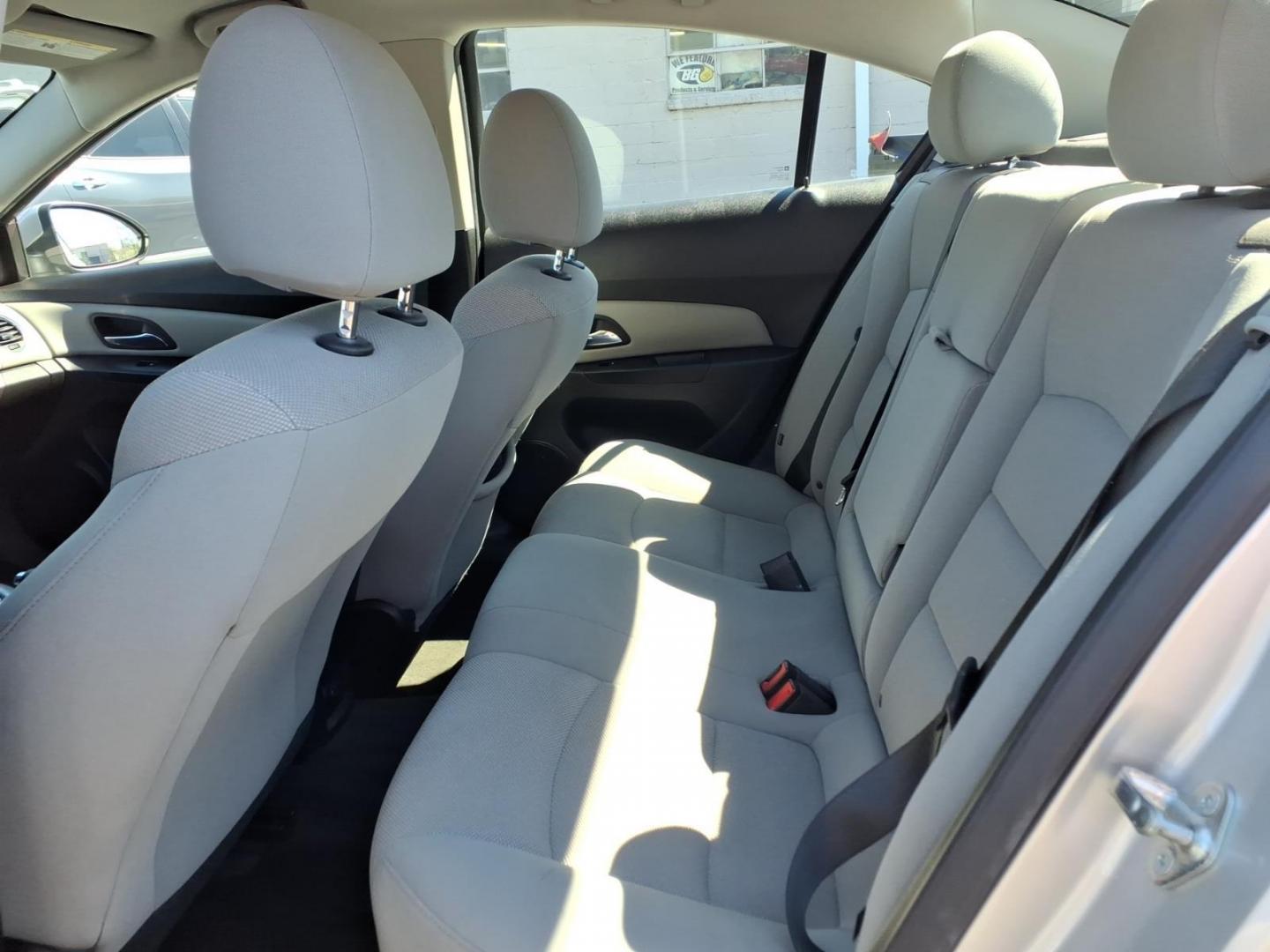 2013 Silver Chevrolet Cruze 1LT Auto (1G1PC5SBXD7) with an 1.4L Ecotec 1.4L Turbo I4 138hp 148ft. lbs. Sequential-Port F.I. engine, 6-Speed Shiftable Automatic transmission, located at 50 Eastern Blvd., Essex, MD, 21221, (410) 686-3444, 39.304367, -76.484947 - Photo#10