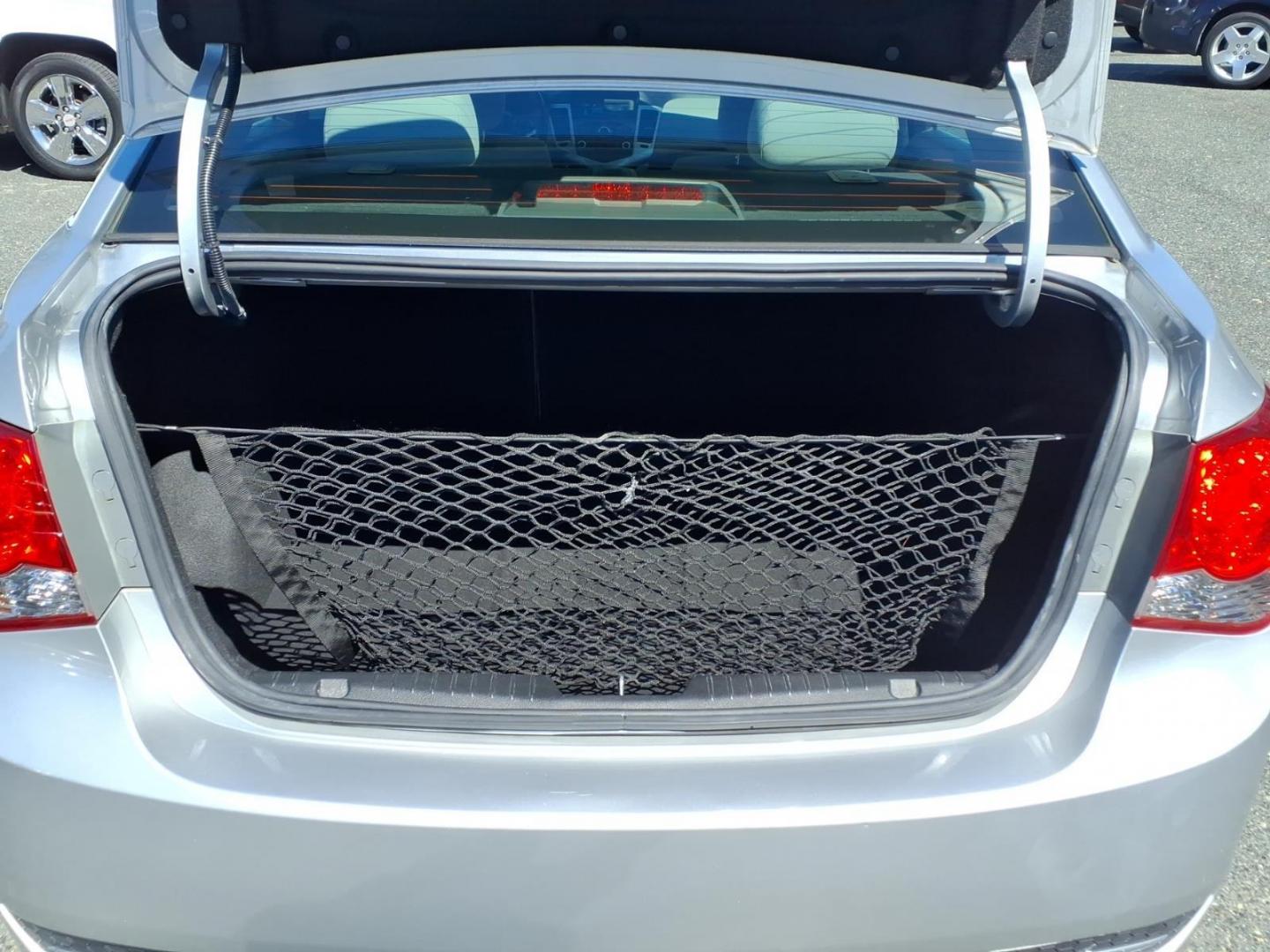 2013 Silver Chevrolet Cruze 1LT Auto (1G1PC5SBXD7) with an 1.4L Ecotec 1.4L Turbo I4 138hp 148ft. lbs. Sequential-Port F.I. engine, 6-Speed Shiftable Automatic transmission, located at 50 Eastern Blvd., Essex, MD, 21221, (410) 686-3444, 39.304367, -76.484947 - Photo#13