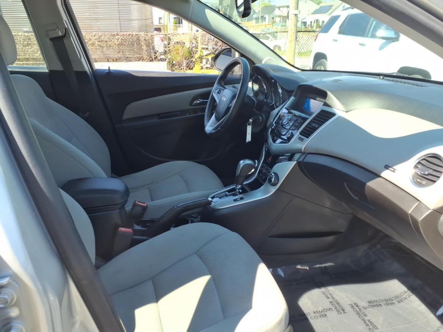 2013 Silver Chevrolet Cruze 1LT Auto (1G1PC5SBXD7) with an 1.4L Ecotec 1.4L Turbo I4 138hp 148ft. lbs. Sequential-Port F.I. engine, 6-Speed Shiftable Automatic transmission, located at 50 Eastern Blvd., Essex, MD, 21221, (410) 686-3444, 39.304367, -76.484947 - Photo#14