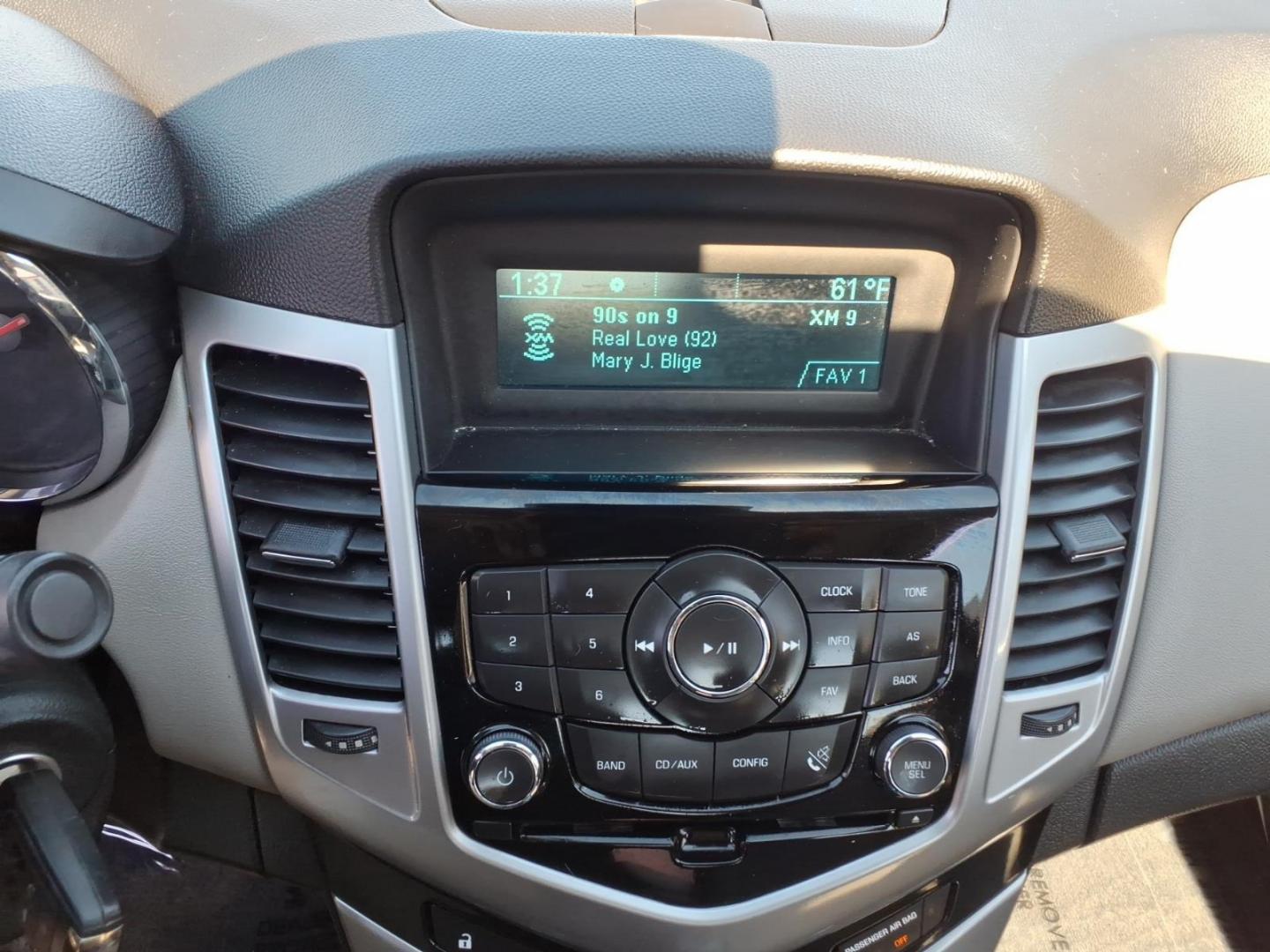 2013 Silver Chevrolet Cruze 1LT Auto (1G1PC5SBXD7) with an 1.4L Ecotec 1.4L Turbo I4 138hp 148ft. lbs. Sequential-Port F.I. engine, 6-Speed Shiftable Automatic transmission, located at 50 Eastern Blvd., Essex, MD, 21221, (410) 686-3444, 39.304367, -76.484947 - Photo#16