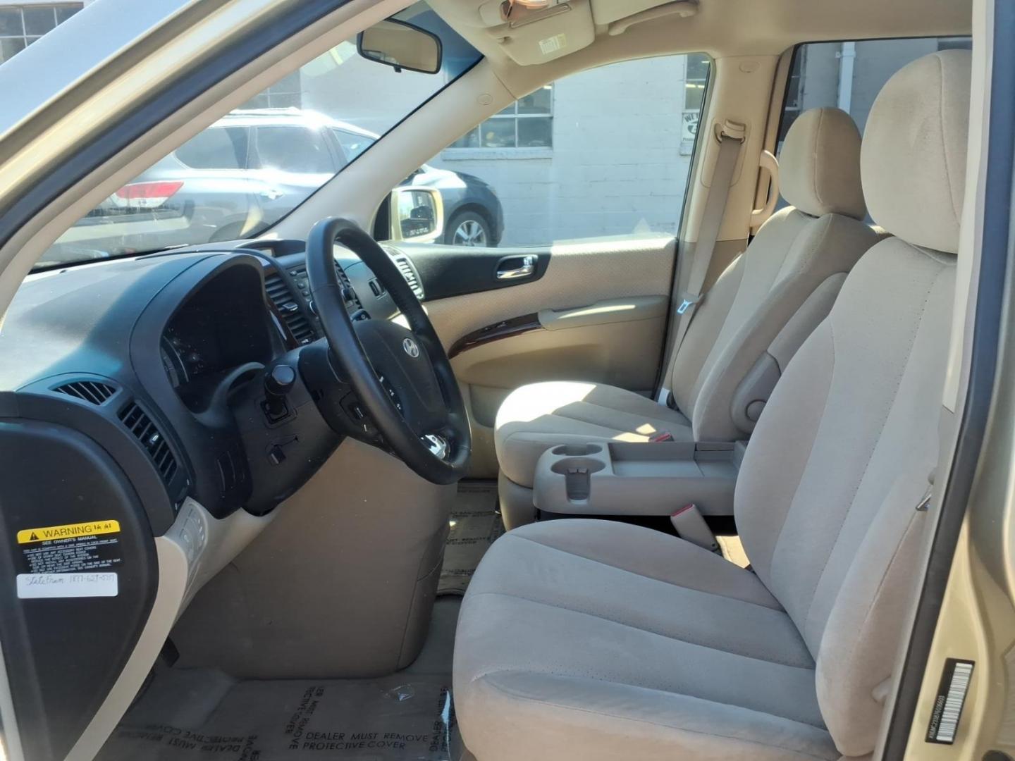 2007 Gold Hyundai Entourage GLS (KNDMC233876) with an 3.8L 3.8L V6 double overhead camshaft 24V Sequential-Port F.I. engine, 5-Speed Shiftable Automatic transmission, located at 50 Eastern Blvd., Essex, MD, 21221, (410) 686-3444, 39.304367, -76.484947 - Photo#6