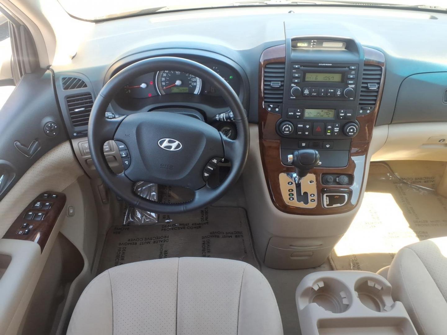 2007 Gold Hyundai Entourage GLS (KNDMC233876) with an 3.8L 3.8L V6 double overhead camshaft 24V Sequential-Port F.I. engine, 5-Speed Shiftable Automatic transmission, located at 50 Eastern Blvd., Essex, MD, 21221, (410) 686-3444, 39.304367, -76.484947 - Photo#11