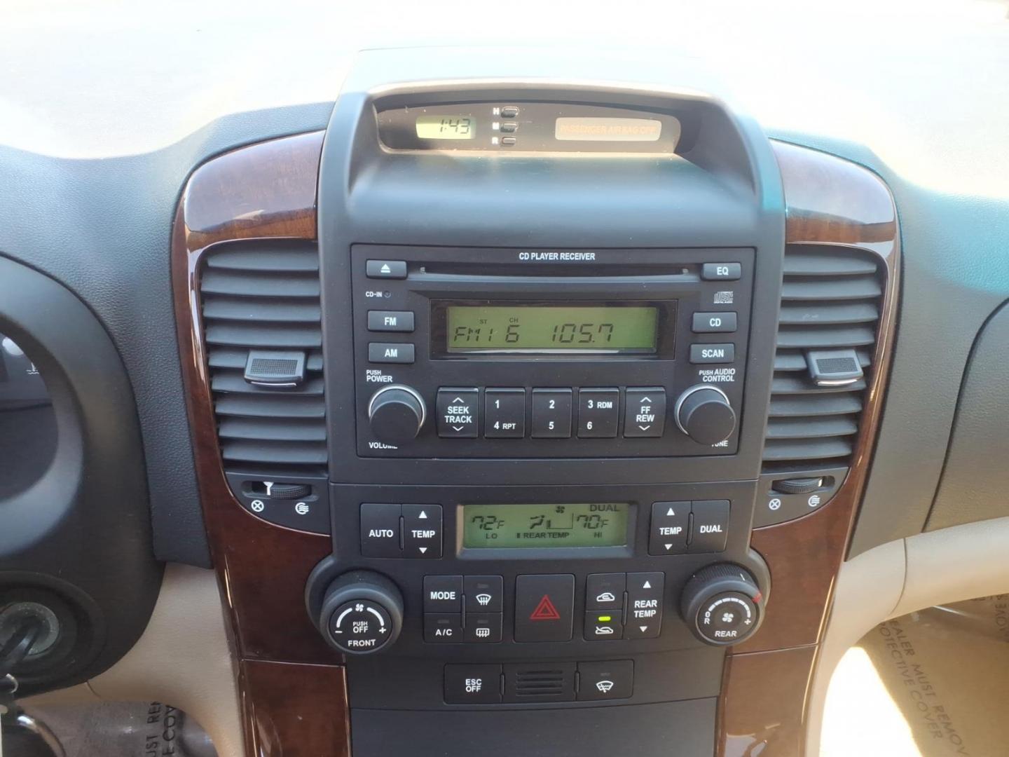 2007 Gold Hyundai Entourage GLS (KNDMC233876) with an 3.8L 3.8L V6 double overhead camshaft 24V Sequential-Port F.I. engine, 5-Speed Shiftable Automatic transmission, located at 50 Eastern Blvd., Essex, MD, 21221, (410) 686-3444, 39.304367, -76.484947 - Photo#17