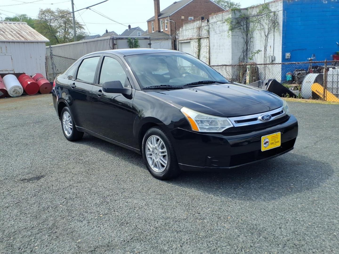 2011 Black Ford Focus SE (1FAHP3FN6BW) with an 2.0L 4 Cylinder Sequential-Port F.I. engine, Automatic transmission, located at 50 Eastern Blvd., Essex, MD, 21221, (410) 686-3444, 39.304367, -76.484947 - Photo#6