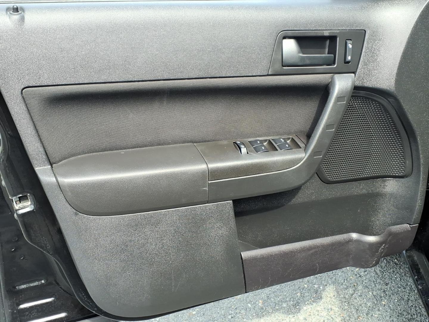 2011 Black Ford Focus SE (1FAHP3FN6BW) with an 2.0L 4 Cylinder Sequential-Port F.I. engine, Automatic transmission, located at 50 Eastern Blvd., Essex, MD, 21221, (410) 686-3444, 39.304367, -76.484947 - Photo#9