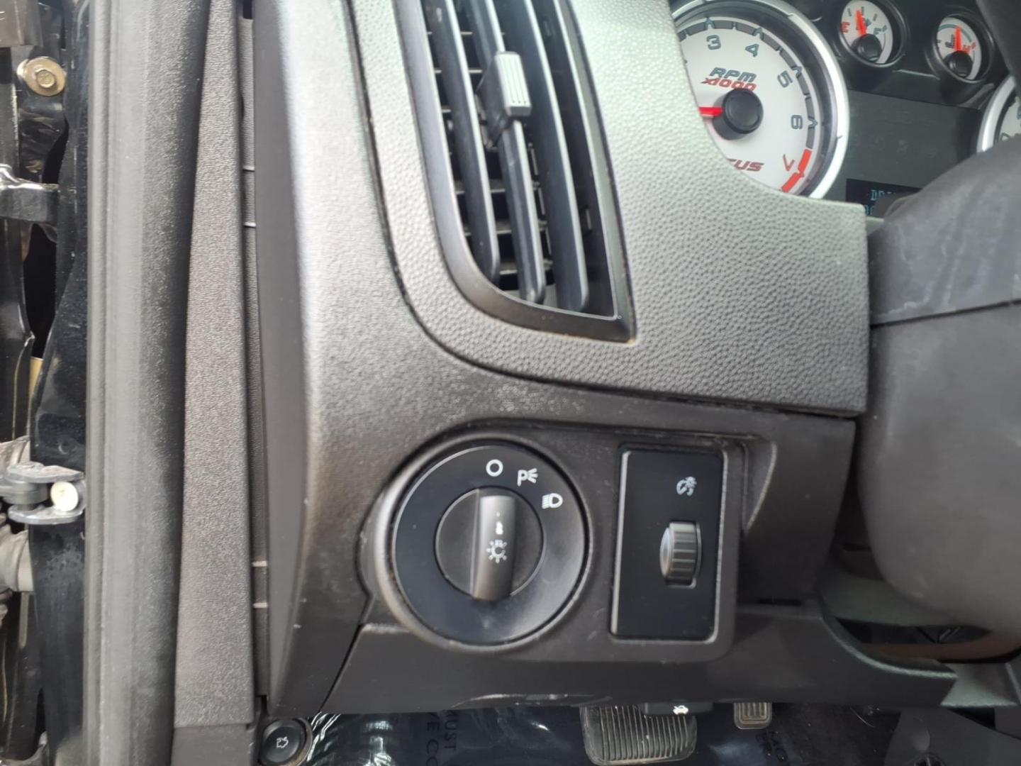 2011 Black Ford Focus SE (1FAHP3FN6BW) with an 2.0L 4 Cylinder Sequential-Port F.I. engine, Automatic transmission, located at 50 Eastern Blvd., Essex, MD, 21221, (410) 686-3444, 39.304367, -76.484947 - Photo#18