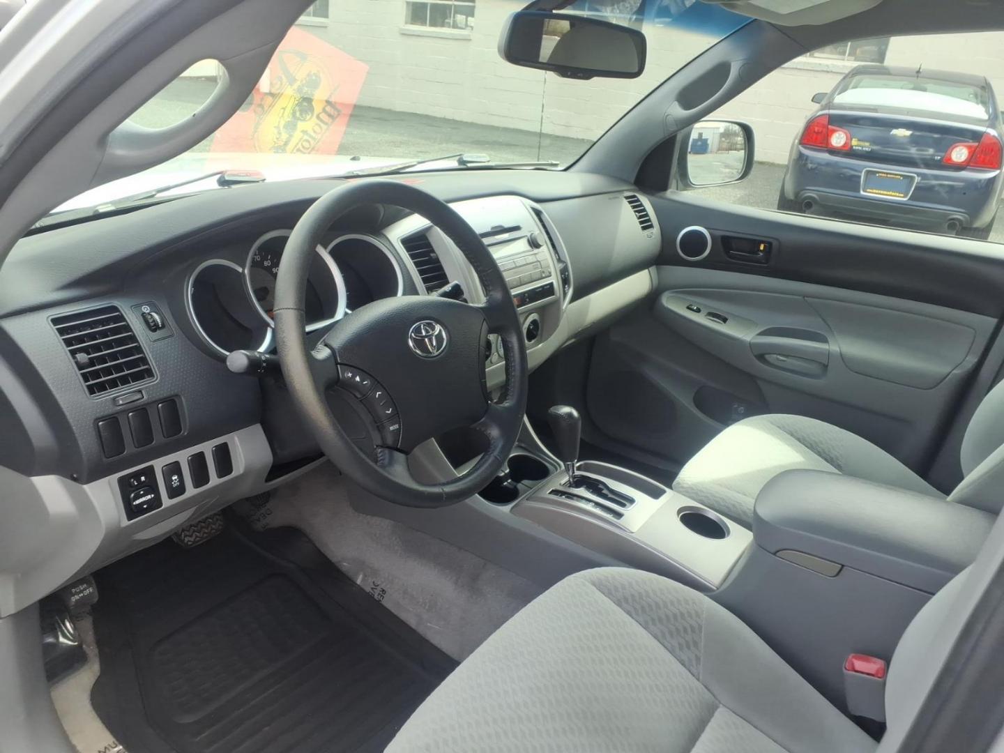 2011 Silver Toyota Tacoma Base (5TFTX4CN7BX) with an 2.7L 2.7L I4 159hp 180ft. lbs. Fuel Injected engine, 4-Speed Automatic transmission, located at 50 Eastern Blvd., Essex, MD, 21221, (410) 686-3444, 39.304367, -76.484947 - Photo#8
