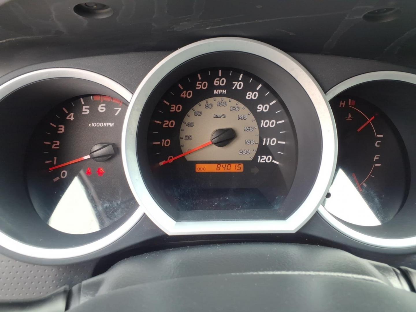 2011 Silver Toyota Tacoma Base (5TFTX4CN7BX) with an 2.7L 2.7L I4 159hp 180ft. lbs. Fuel Injected engine, 4-Speed Automatic transmission, located at 50 Eastern Blvd., Essex, MD, 21221, (410) 686-3444, 39.304367, -76.484947 - Photo#17