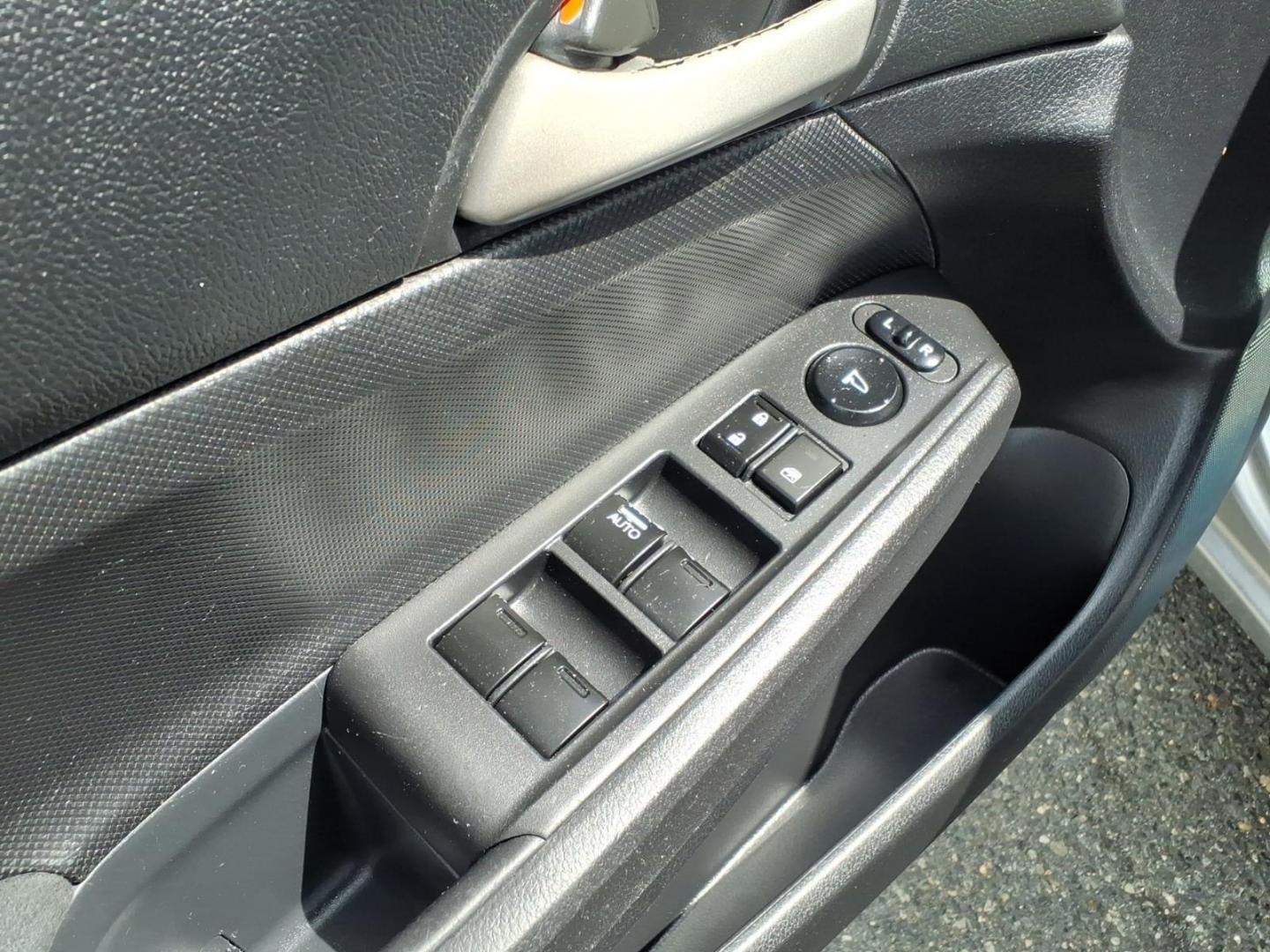 2010 Silver Honda Accord LX (1HGCP2F30AA) with an 2.4L 2.4L I4 177hp 161ft. lbs. Sequential-Port F.I. engine, 5-Speed Automatic transmission, located at 50 Eastern Blvd., Essex, MD, 21221, (410) 686-3444, 39.304367, -76.484947 - Photo#10