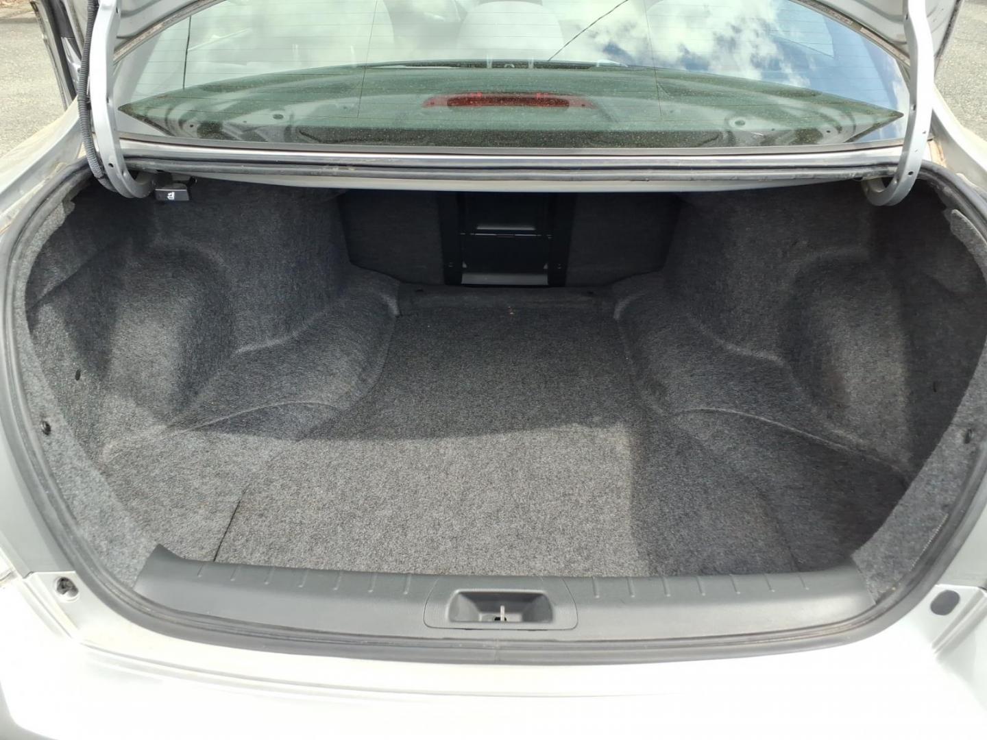 2010 Silver Honda Accord LX (1HGCP2F30AA) with an 2.4L 2.4L I4 177hp 161ft. lbs. Sequential-Port F.I. engine, 5-Speed Automatic transmission, located at 50 Eastern Blvd., Essex, MD, 21221, (410) 686-3444, 39.304367, -76.484947 - Photo#20