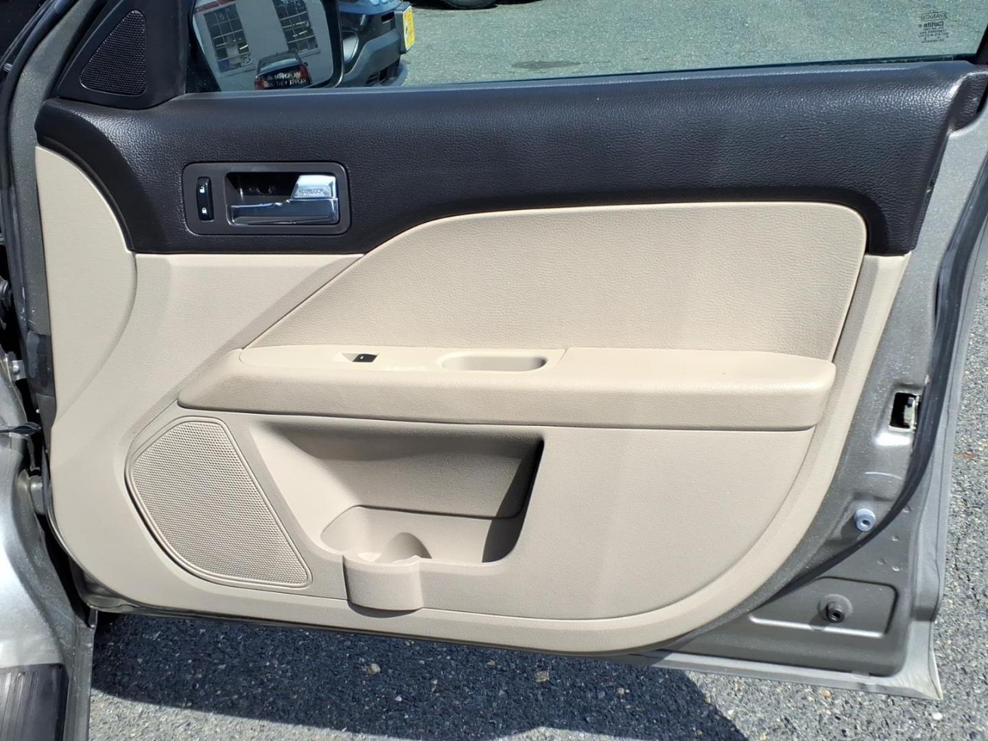 2009 Brown Ford Fusion (3FAHP07Z09R) with an 2.3L 4 Cylinder Sequential-Port F.I. engine, Automatic transmission, located at 50 Eastern Blvd., Essex, MD, 21221, (410) 686-3444, 39.304367, -76.484947 - Photo#13