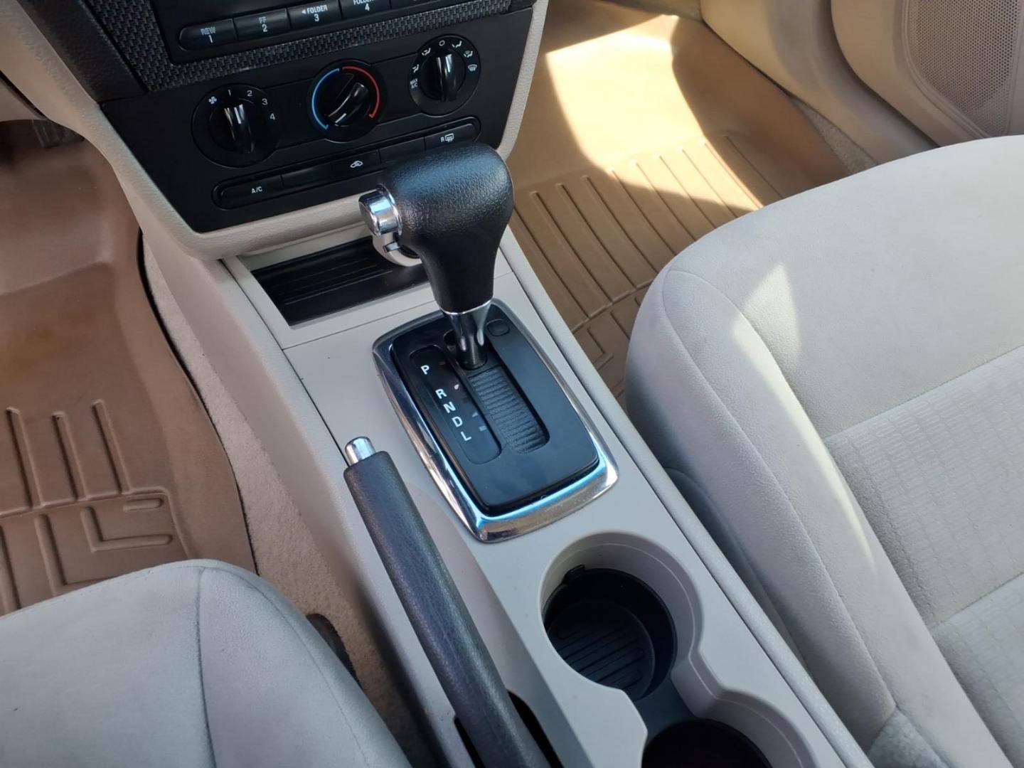 2009 Brown Ford Fusion (3FAHP07Z09R) with an 2.3L 4 Cylinder Sequential-Port F.I. engine, Automatic transmission, located at 50 Eastern Blvd., Essex, MD, 21221, (410) 686-3444, 39.304367, -76.484947 - Photo#15